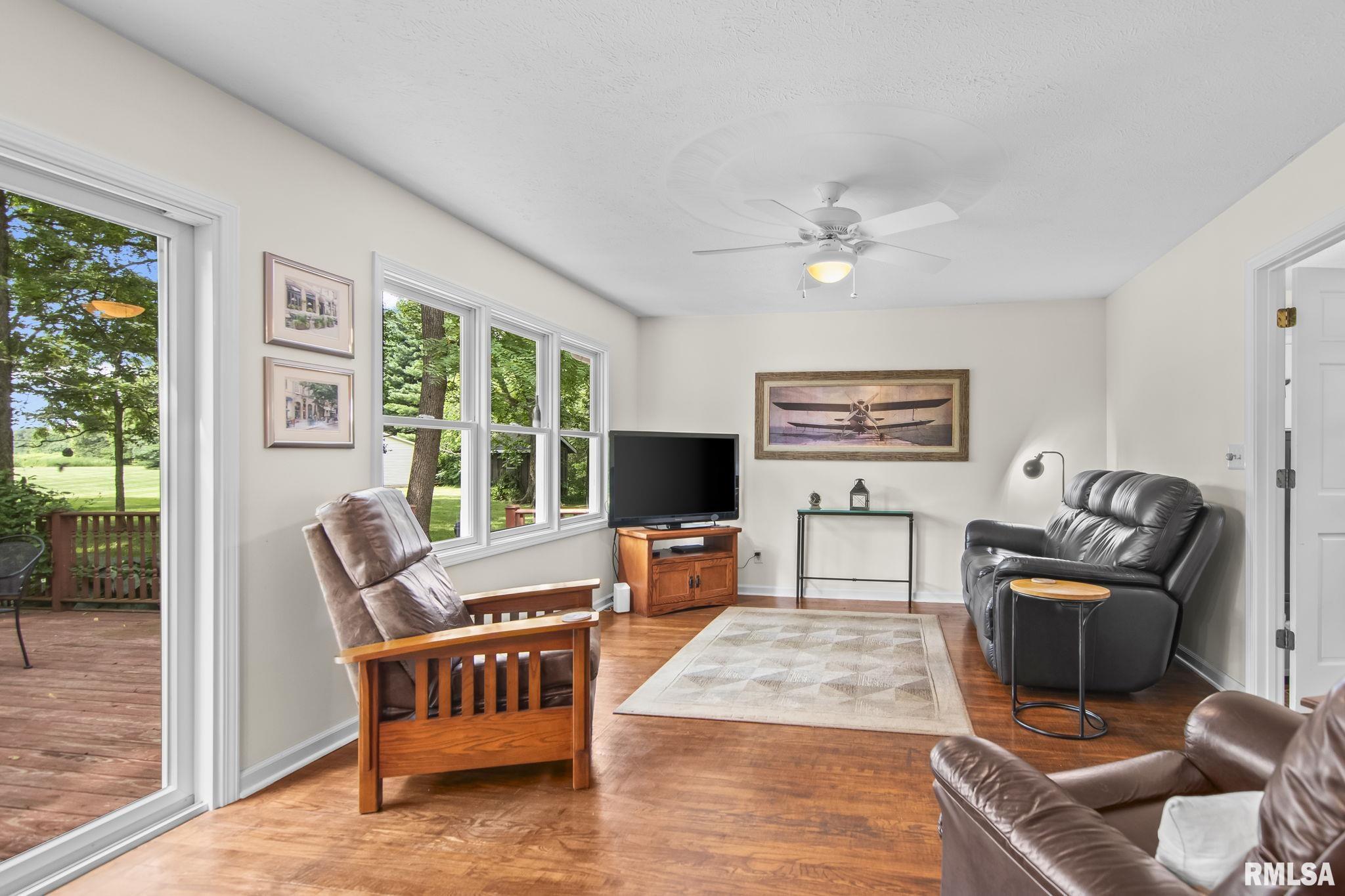 3140 E LAKE SHORE Drive