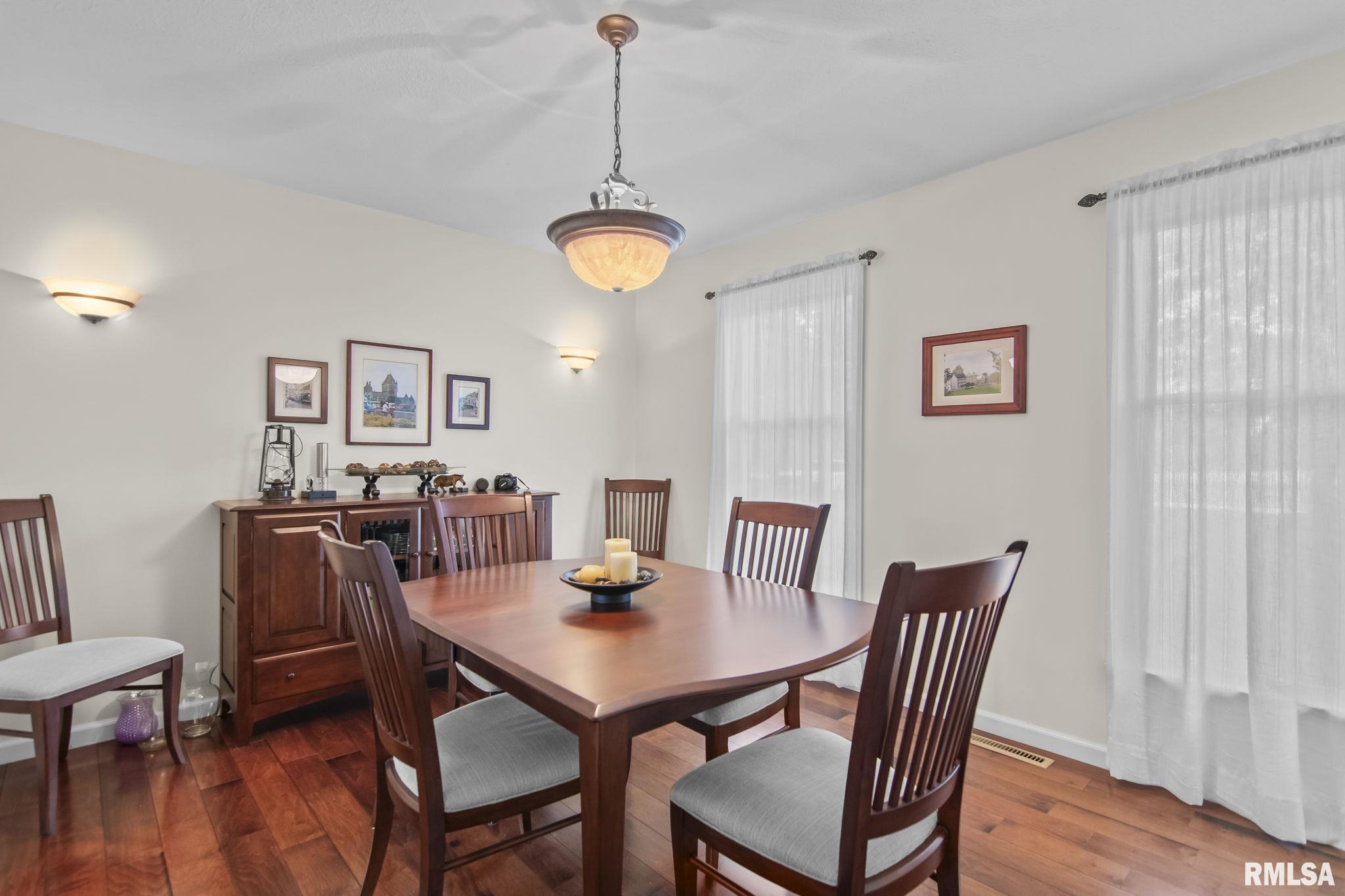3140 E LAKE SHORE Drive