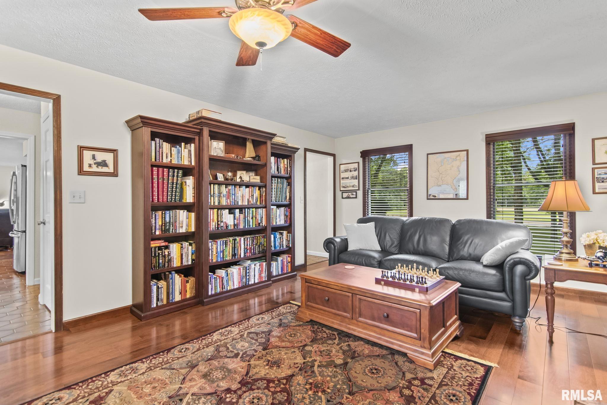3140 E LAKE SHORE Drive
