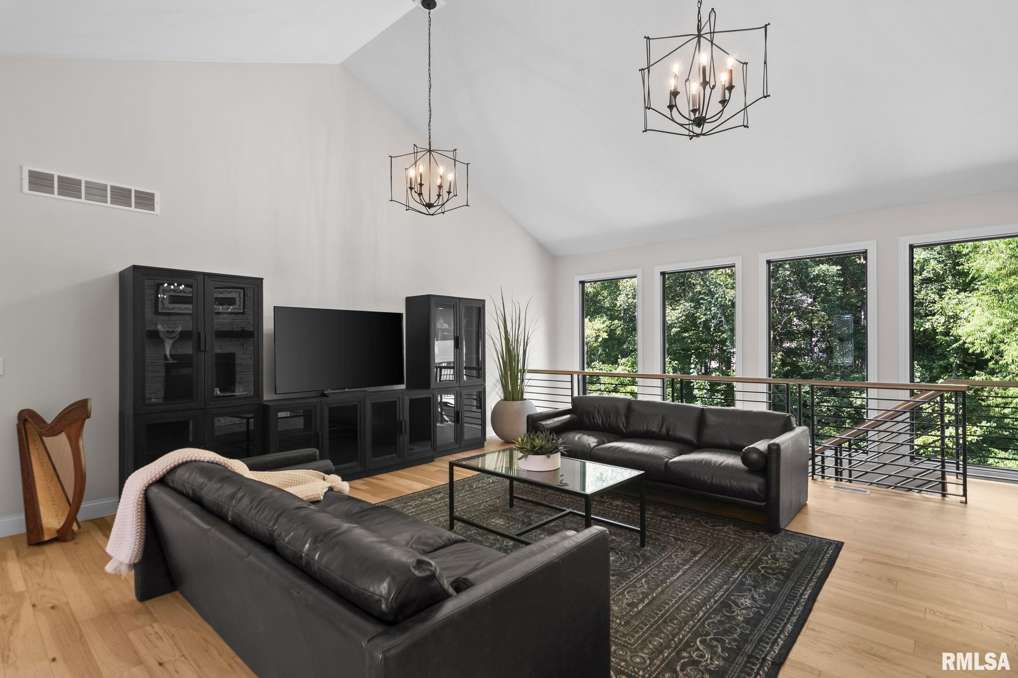 3833 Calla Lily Lane