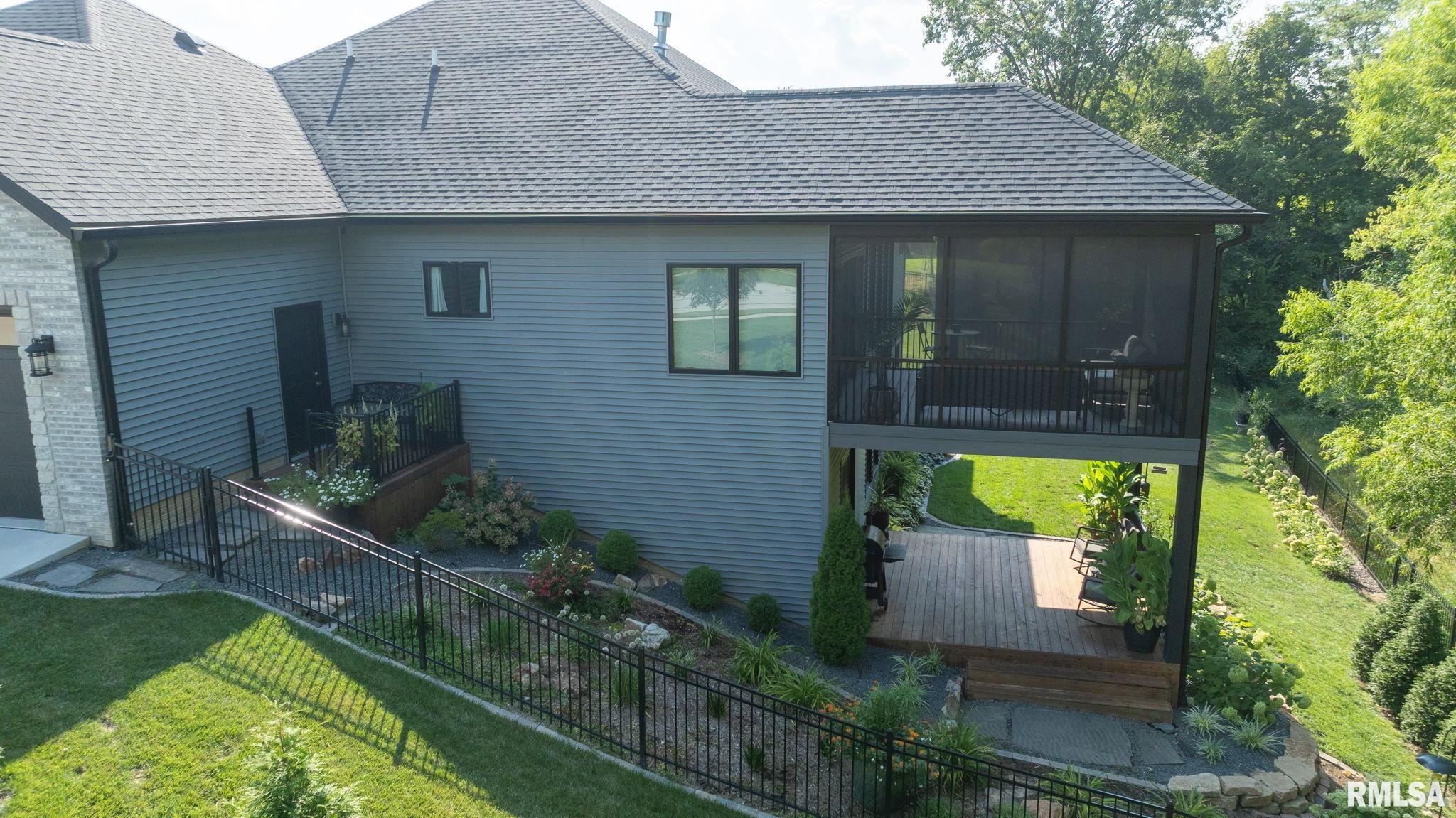 3833 Calla Lily Lane