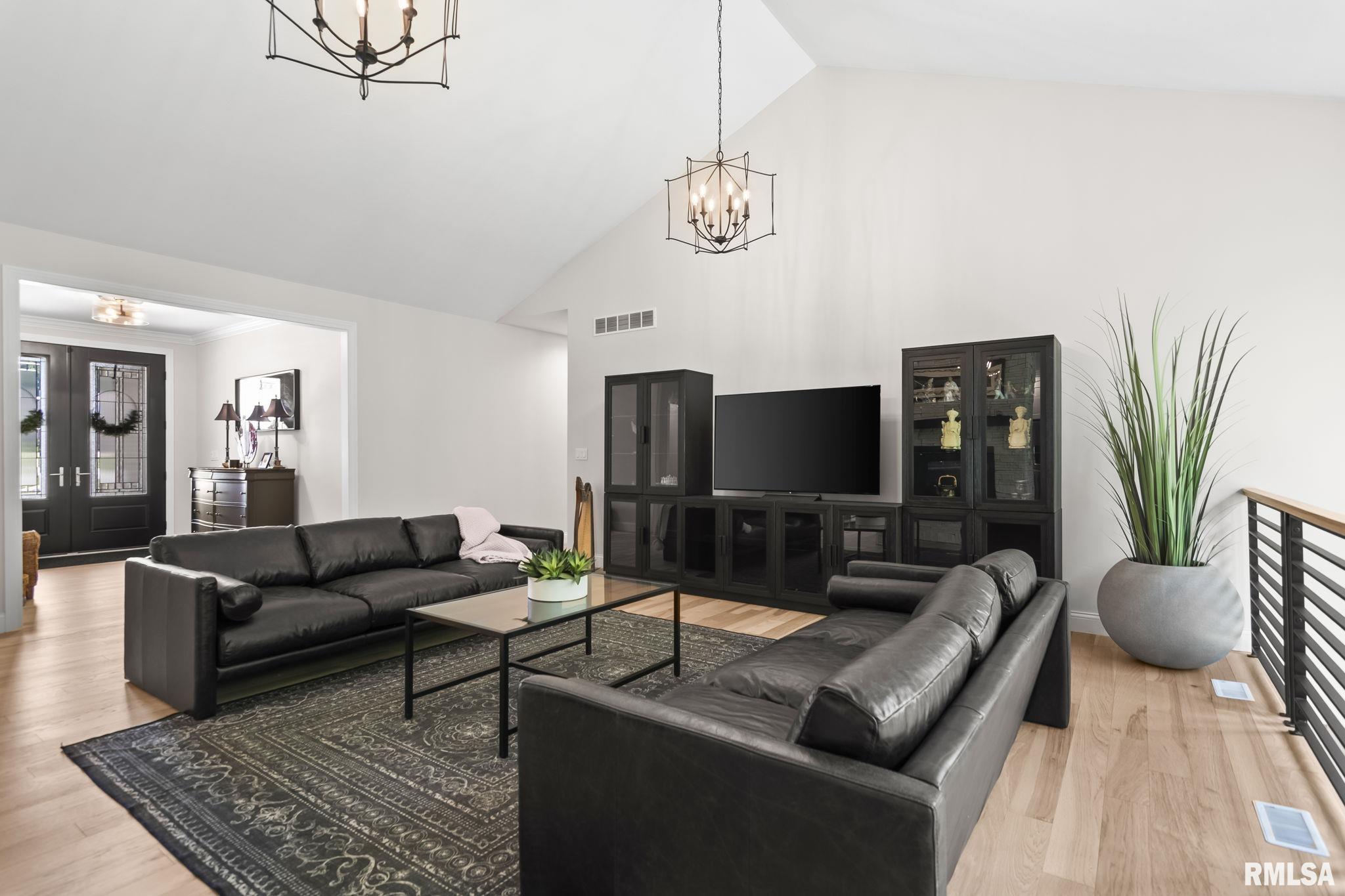3833 Calla Lily Lane