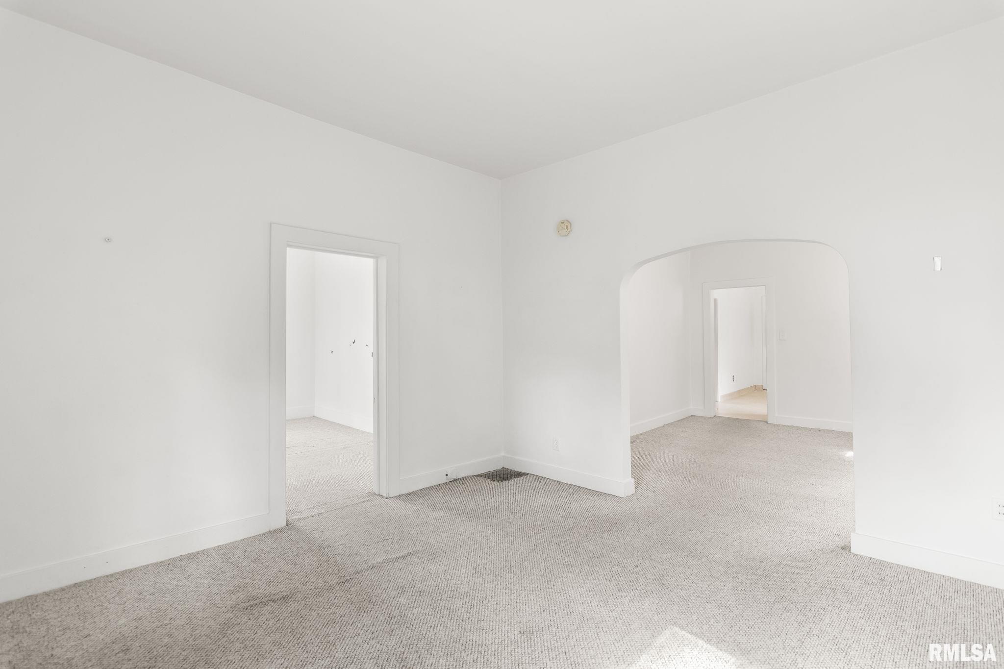 2086 PEORIA Road