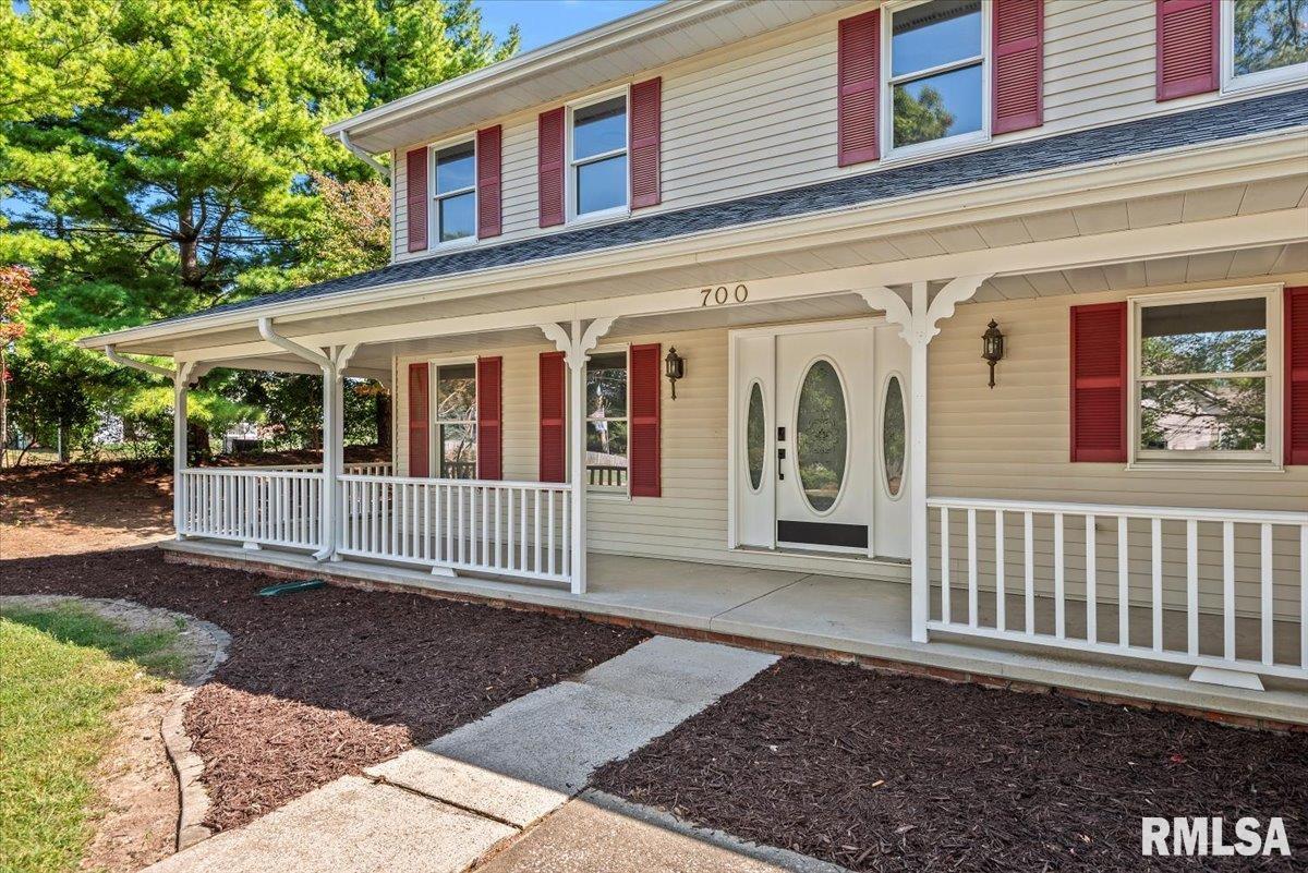 700 COUNTRY MEADOWS Drive