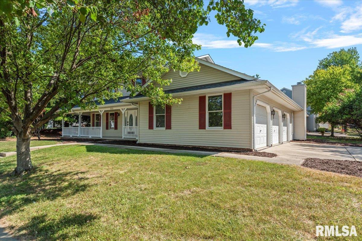 700 COUNTRY MEADOWS Drive