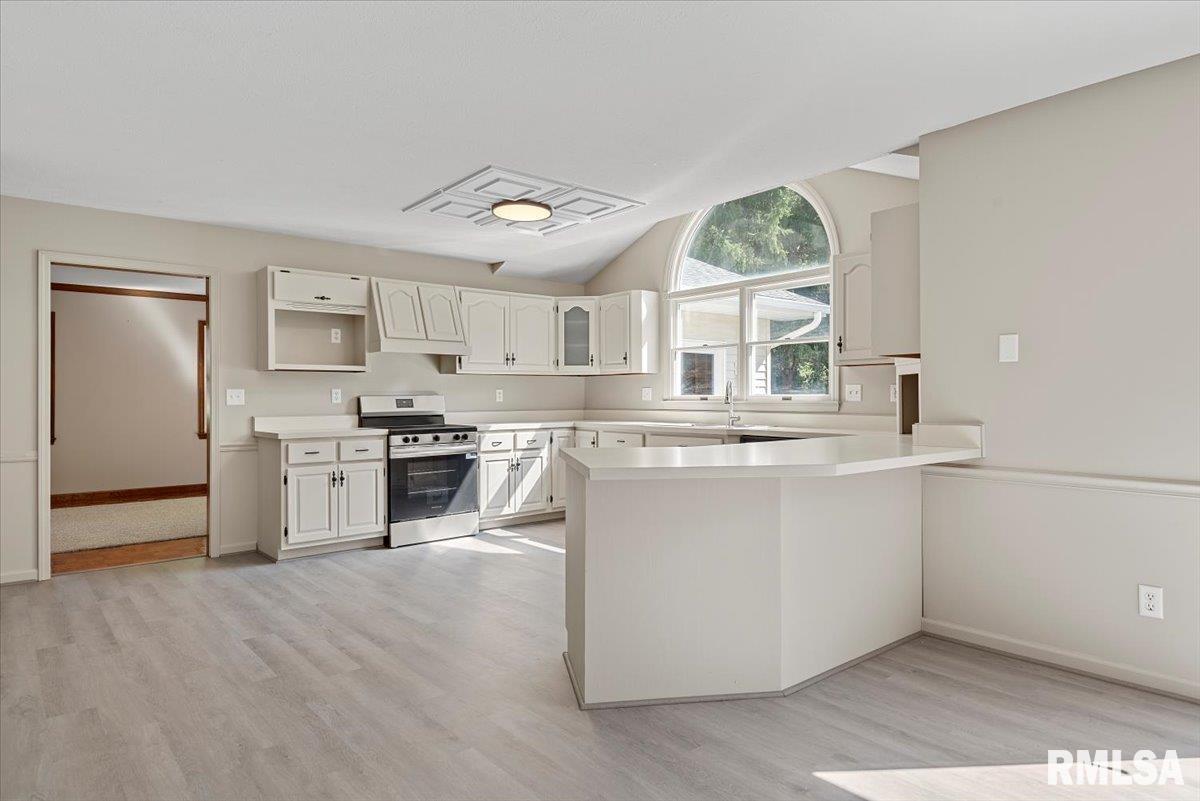 700 COUNTRY MEADOWS Drive