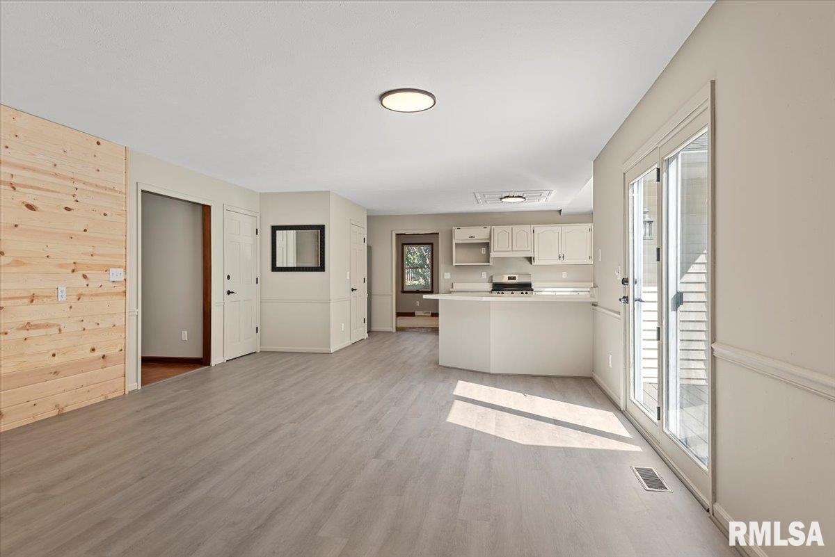 700 COUNTRY MEADOWS Drive