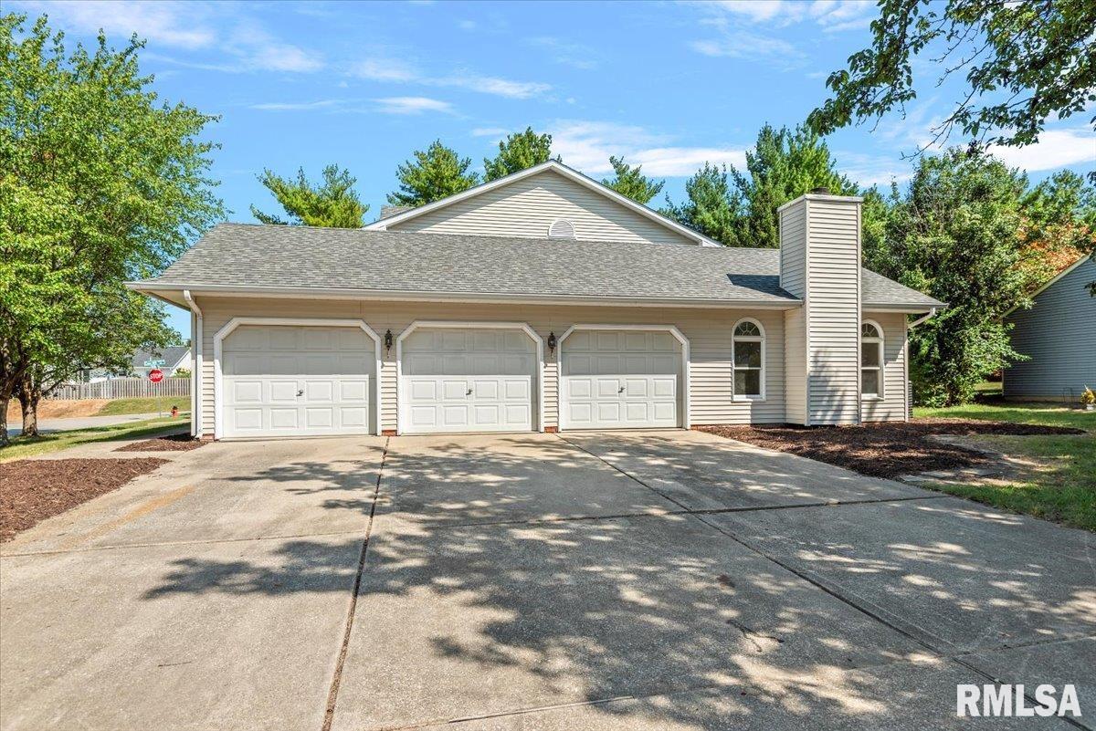 700 COUNTRY MEADOWS Drive