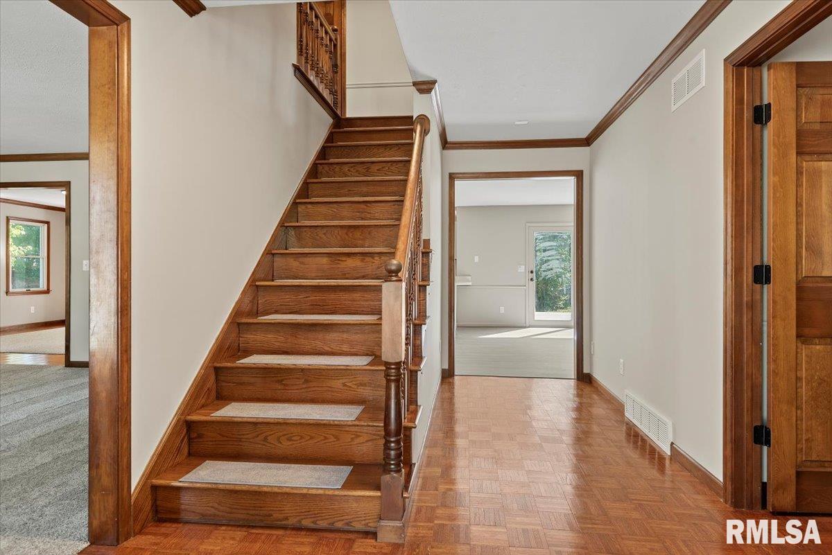 700 COUNTRY MEADOWS Drive