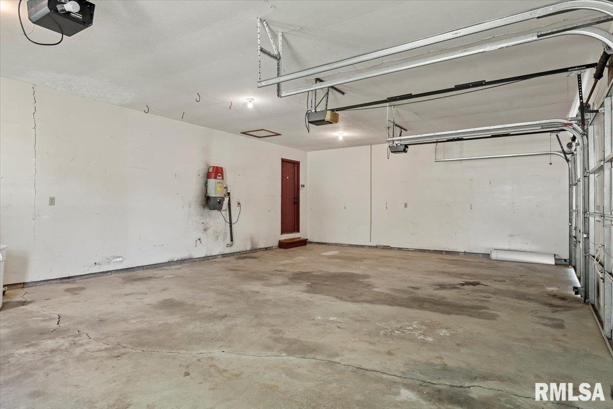 700 COUNTRY MEADOWS Drive