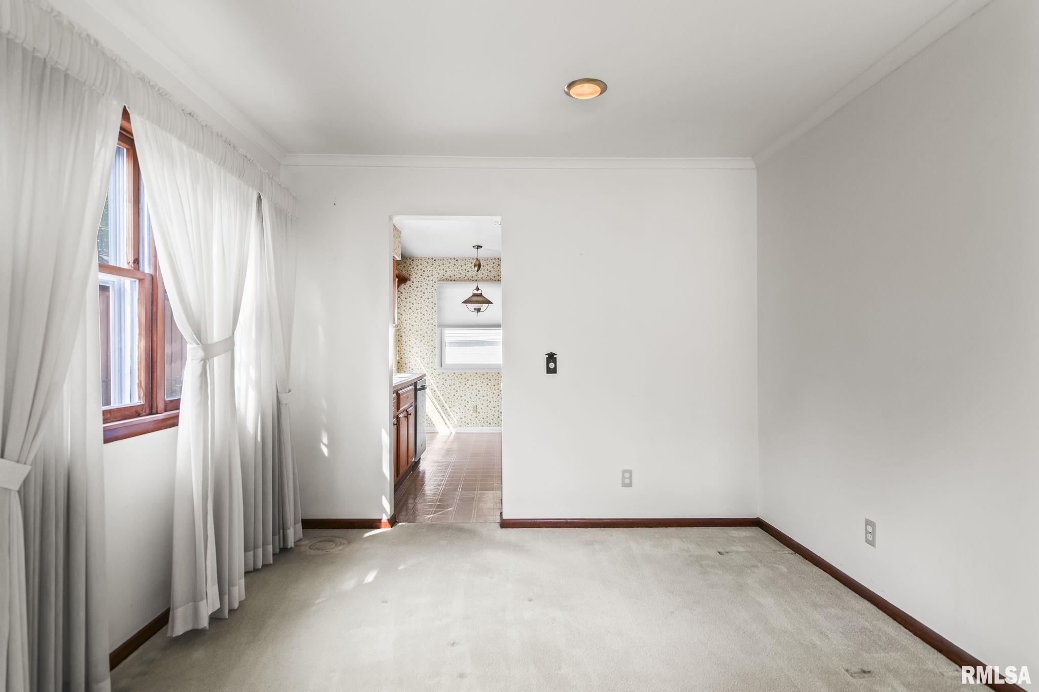 2709 ARLINGTON Drive