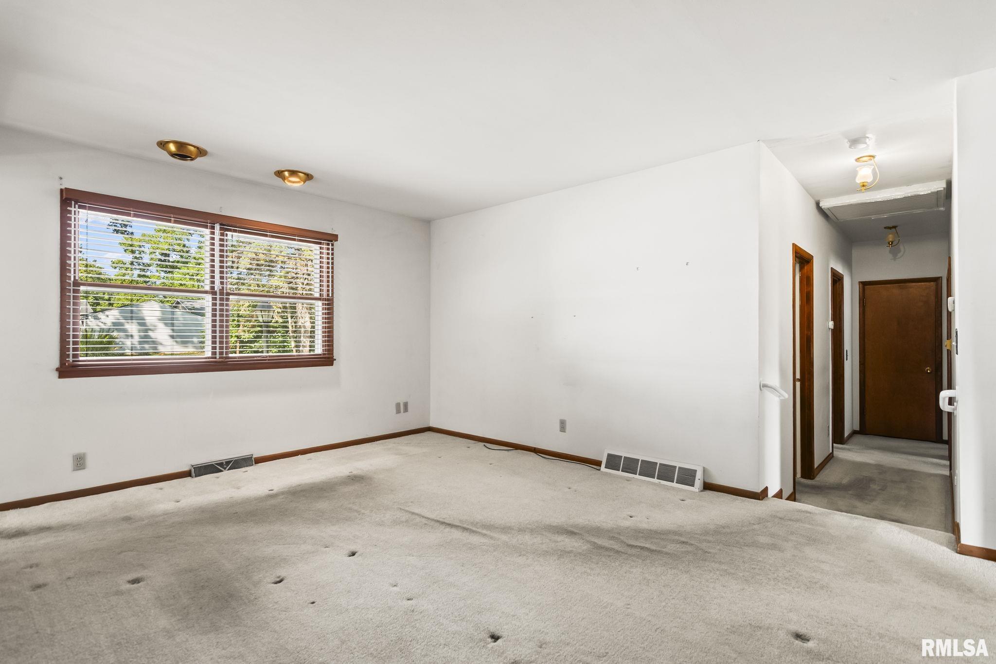 2709 ARLINGTON Drive