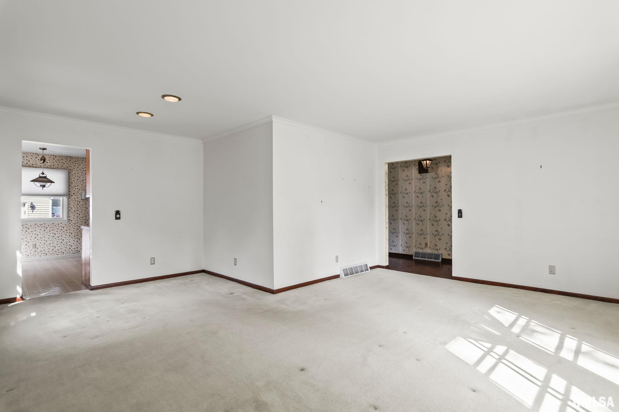 2709 ARLINGTON Drive