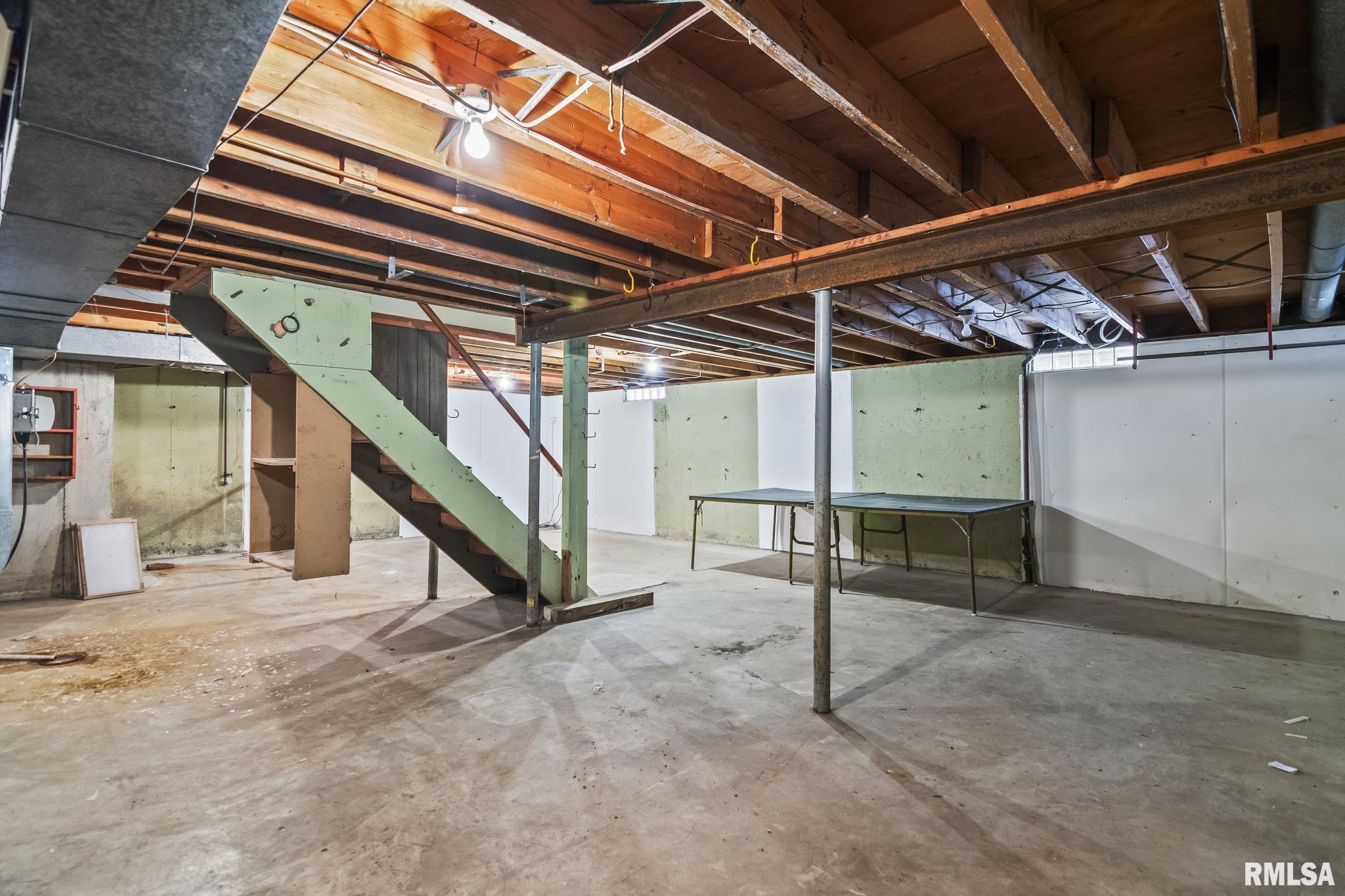 2709 ARLINGTON Drive