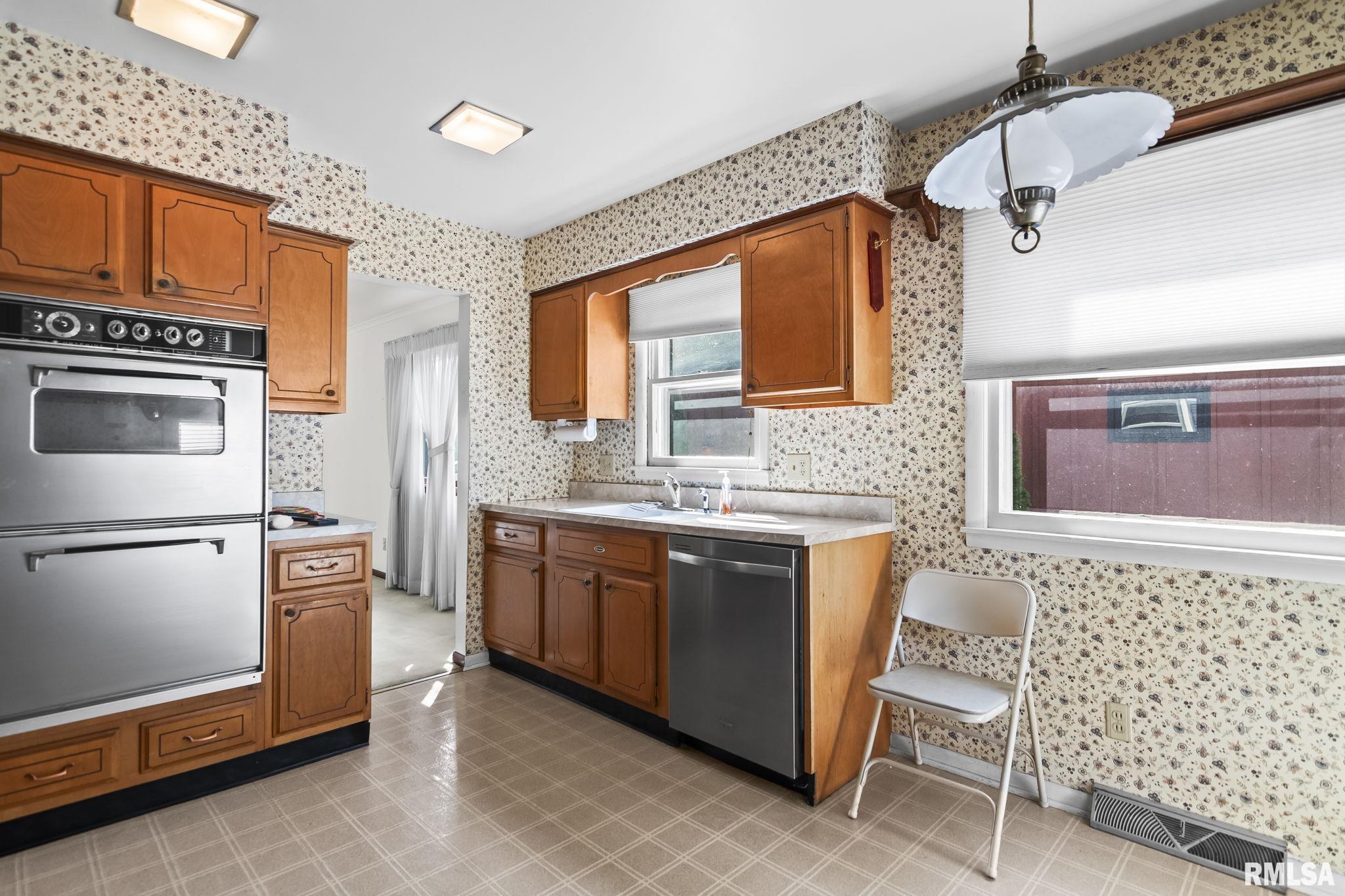 2709 ARLINGTON Drive