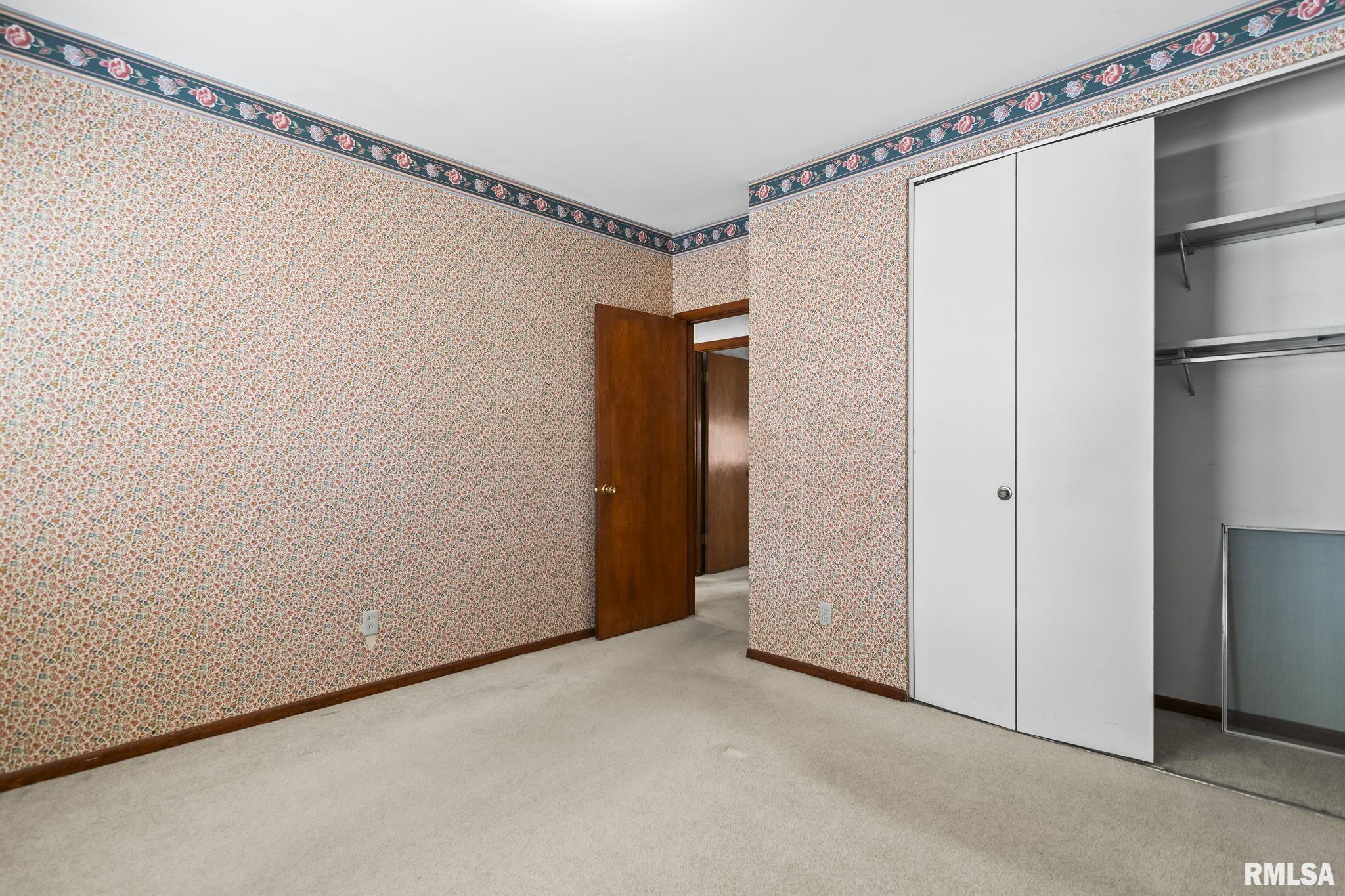 2709 ARLINGTON Drive