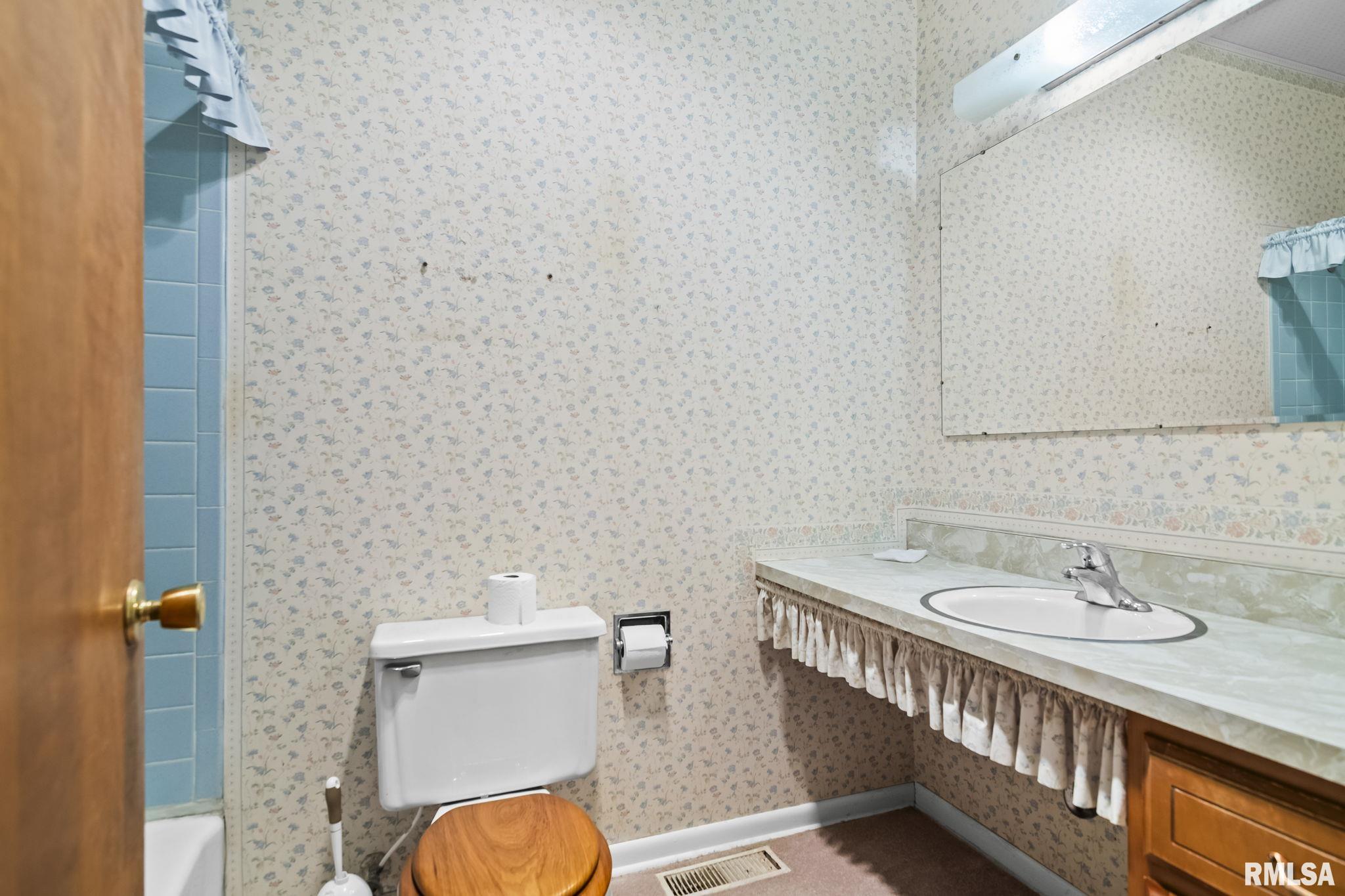 2709 ARLINGTON Drive