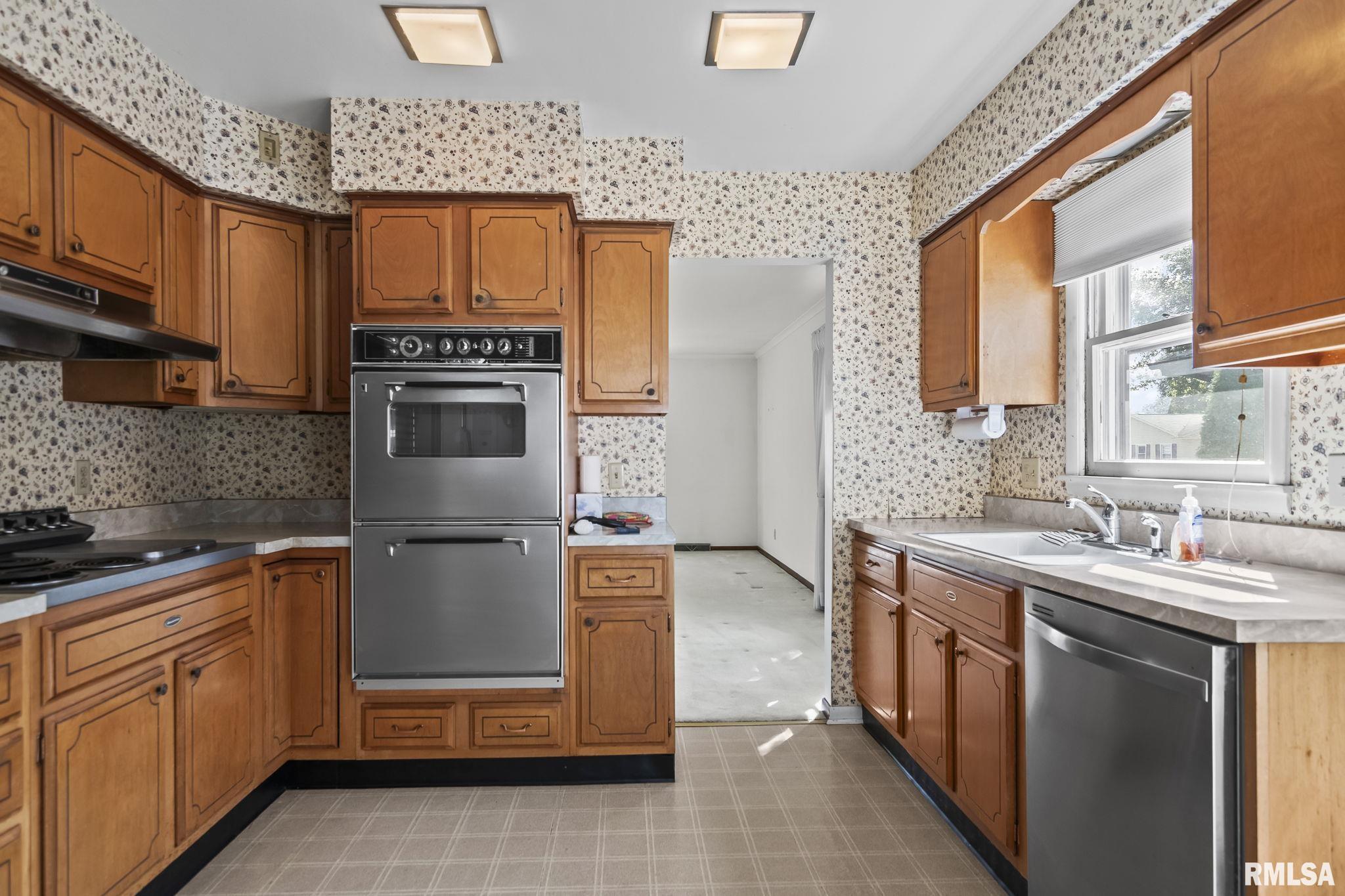 2709 ARLINGTON Drive