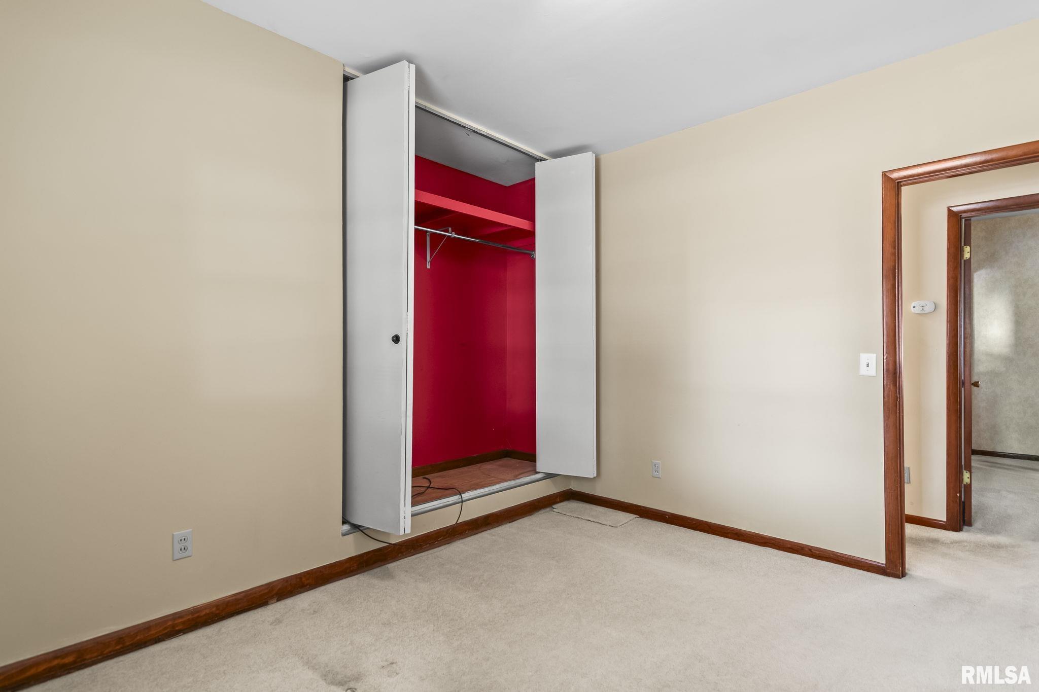 2709 ARLINGTON Drive