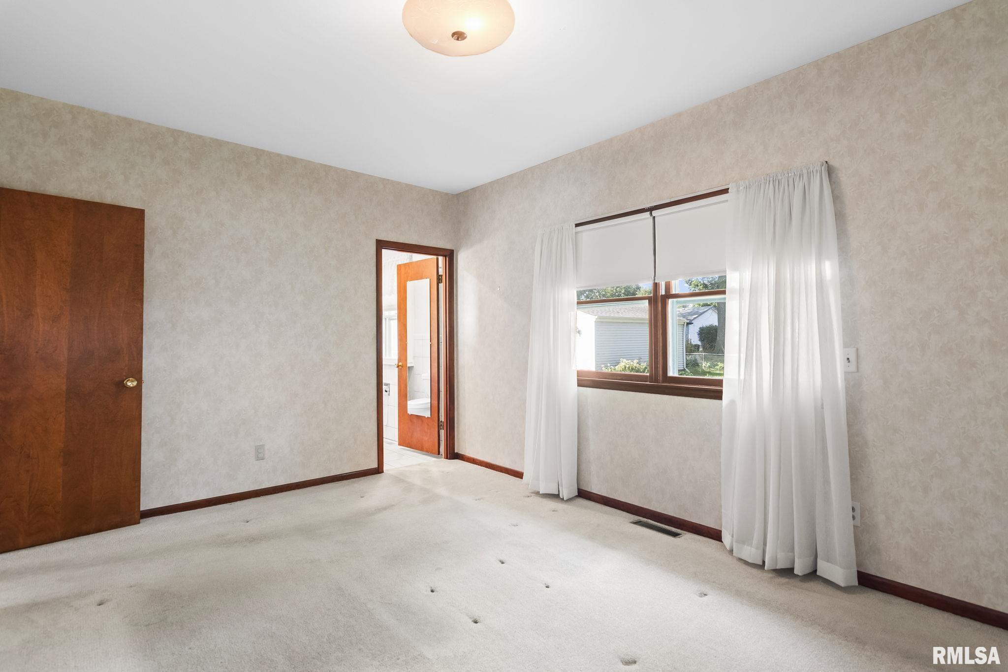 2709 ARLINGTON Drive