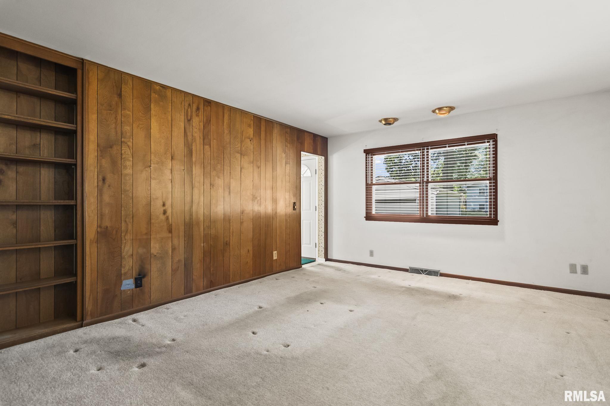 2709 ARLINGTON Drive