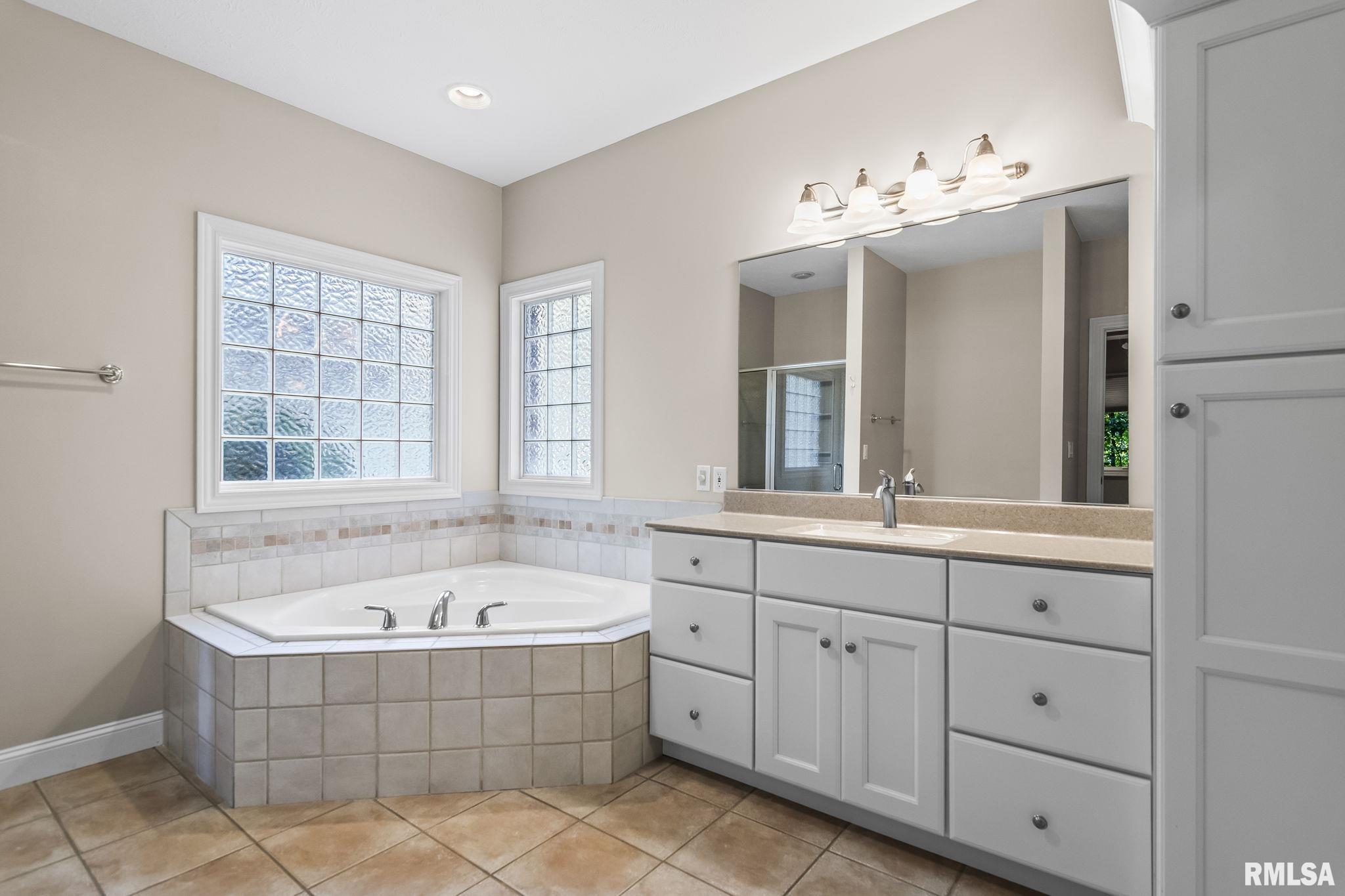 2317 Mariners Point Lane