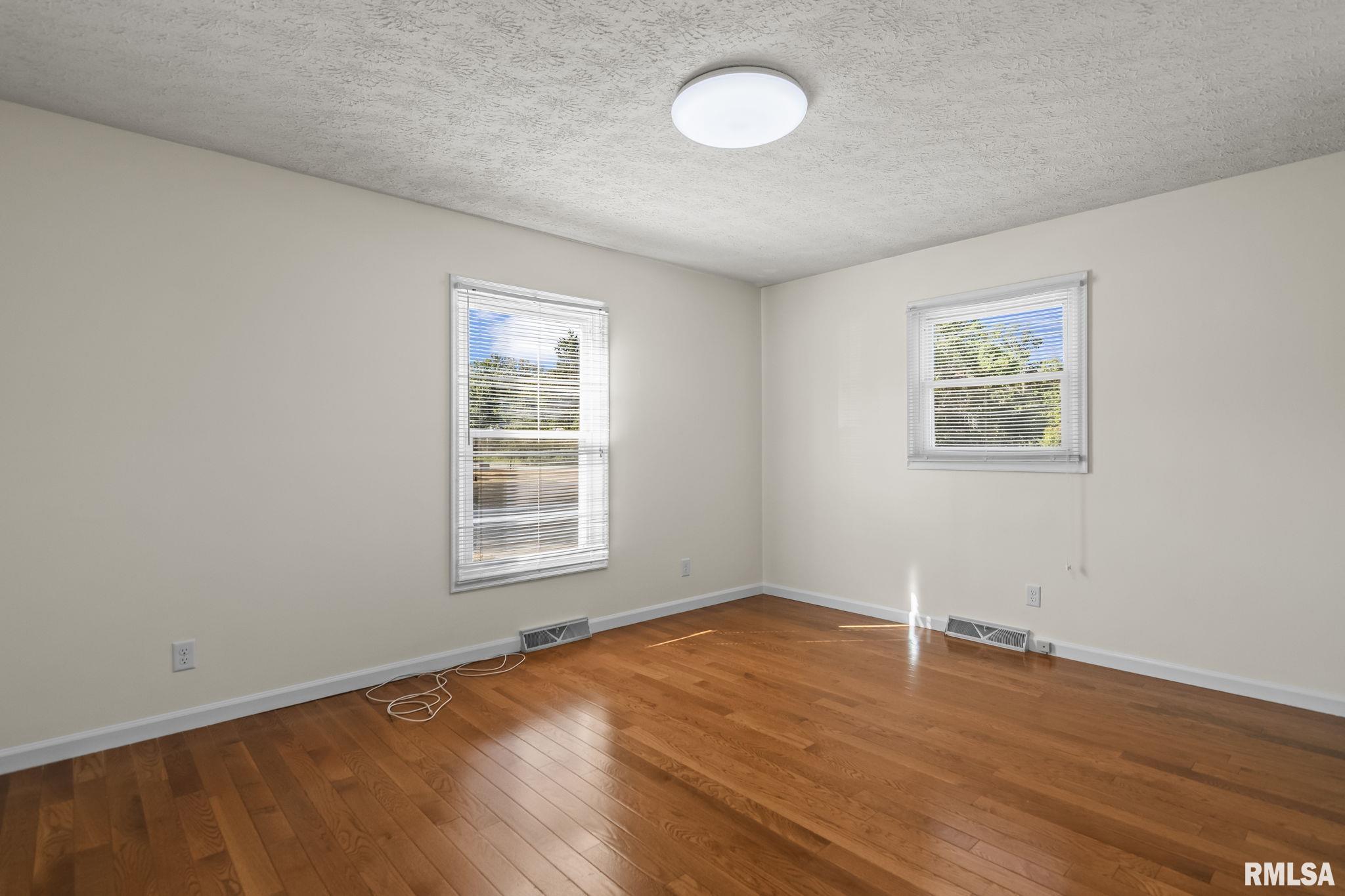 1 ROOSEVELT Road