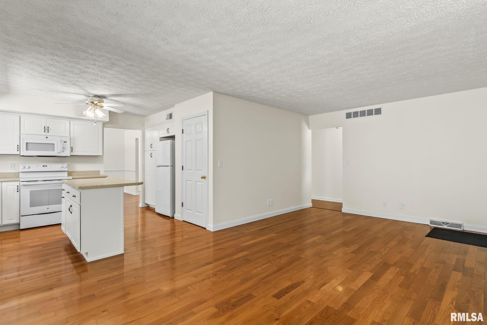 1 ROOSEVELT Road
