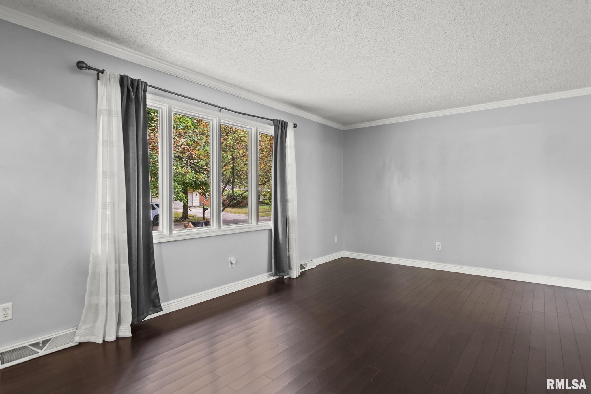 113 Tamarisk Drive