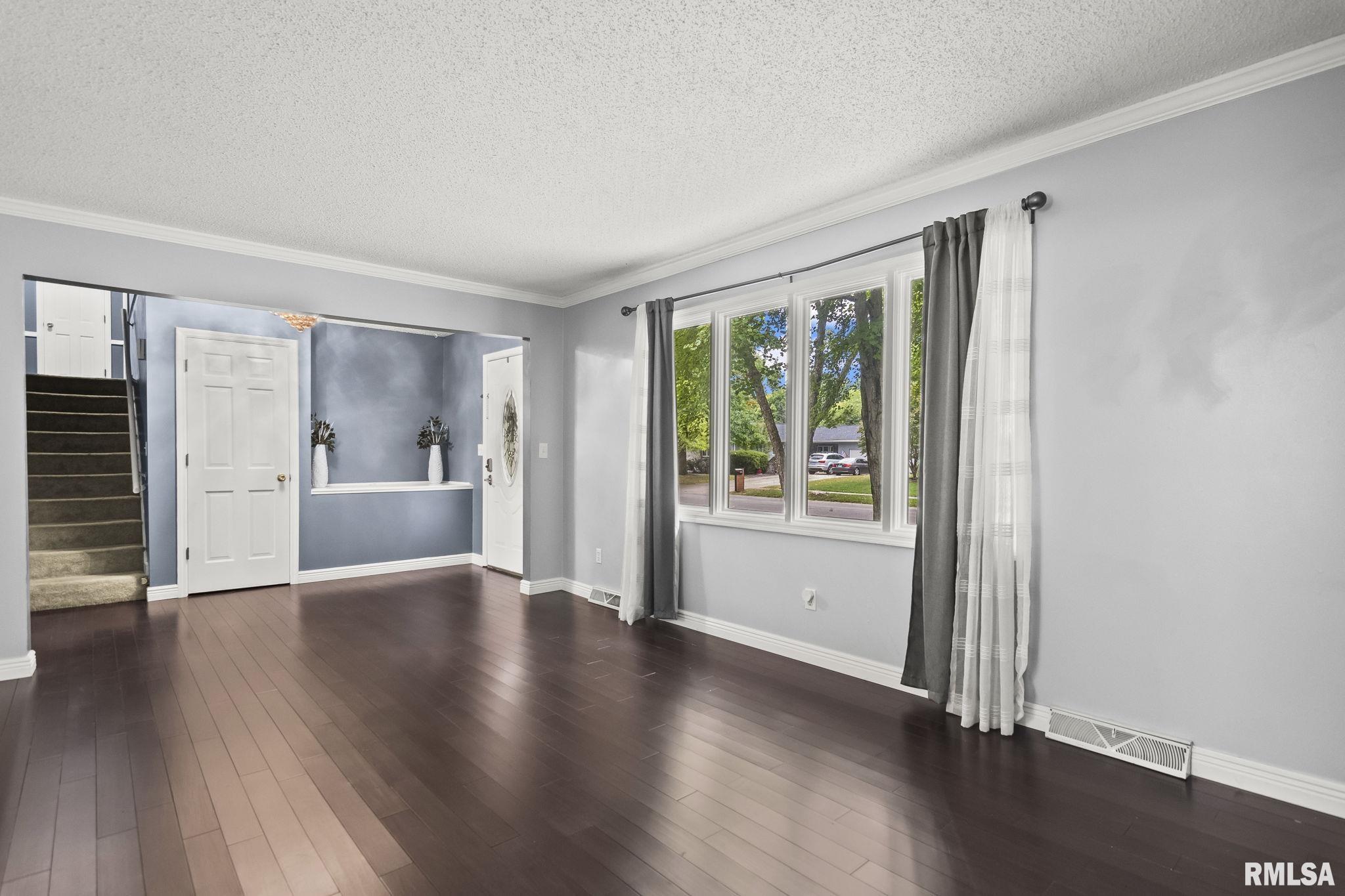 113 Tamarisk Drive