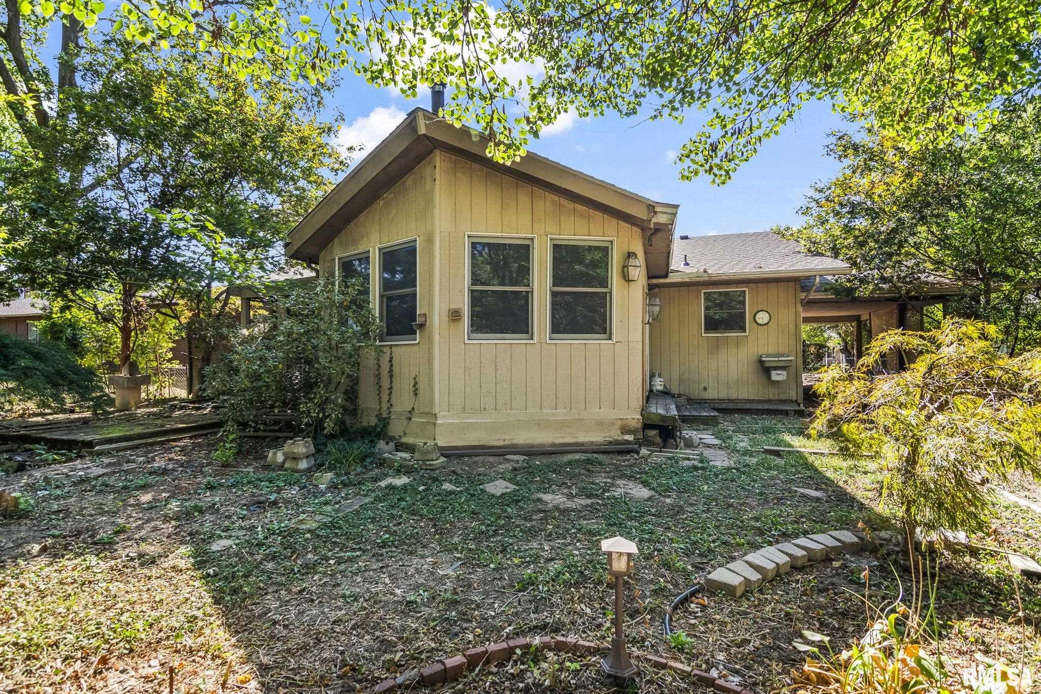 2833 White Plains Court