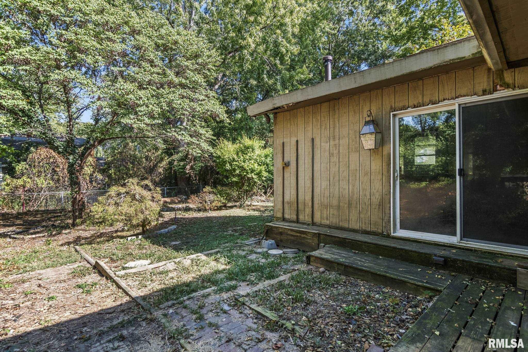 2833 White Plains Court