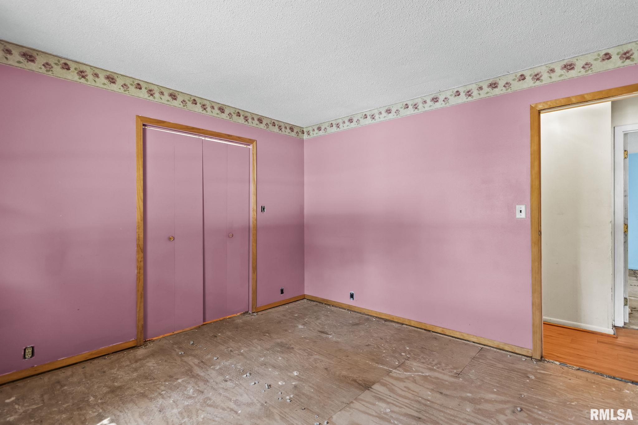 2833 White Plains Court