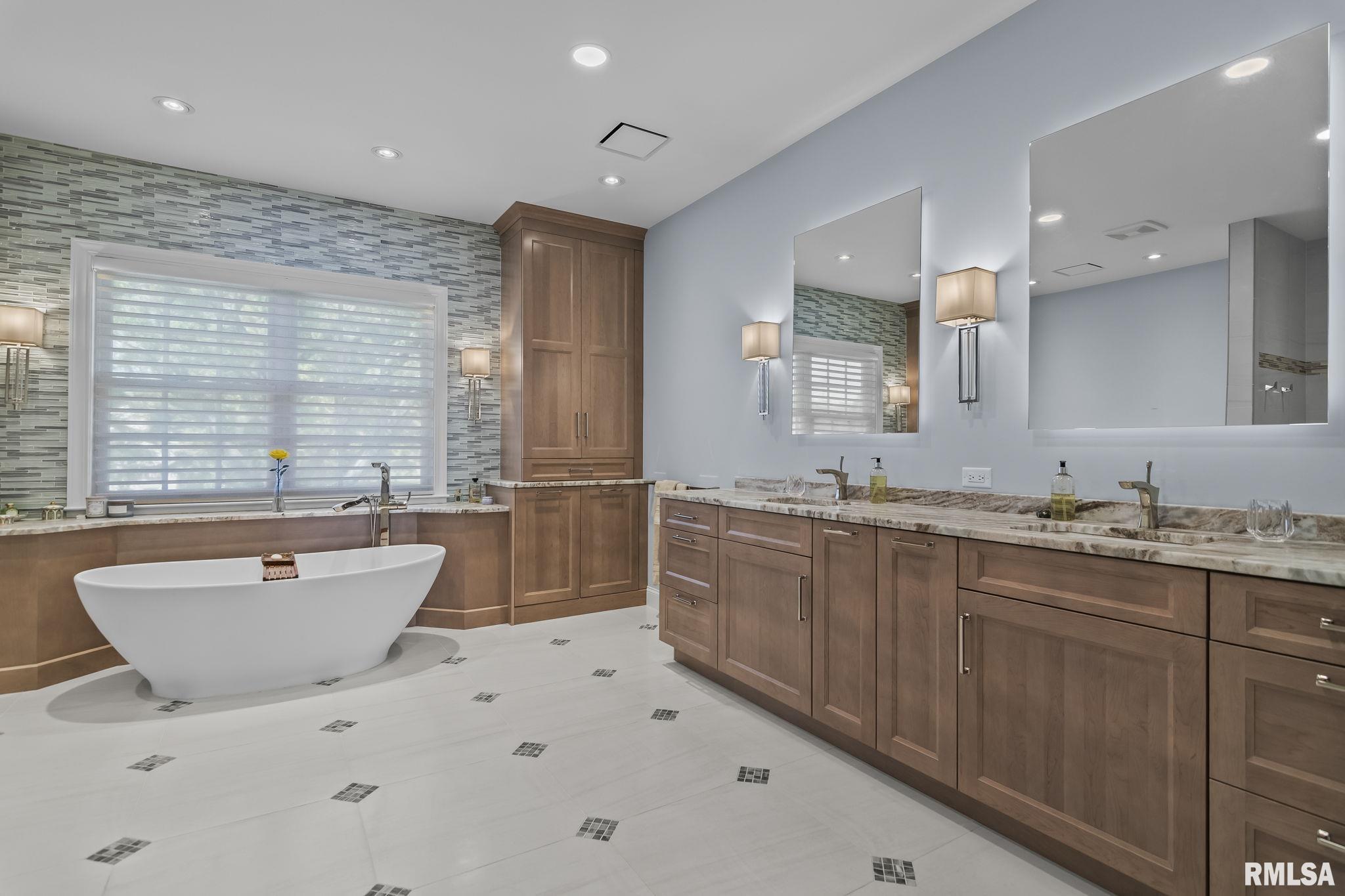 2212 Greenside Drive