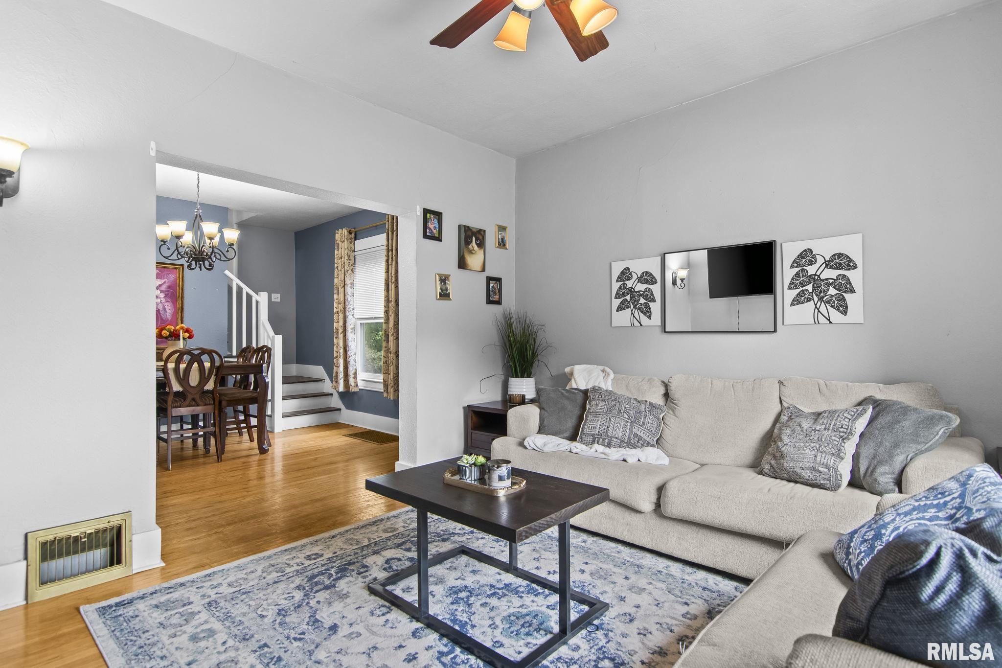 1121 N WALNUT Street