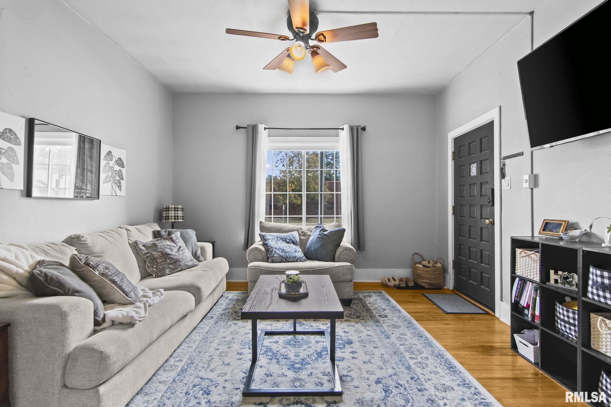 1121 N WALNUT Street