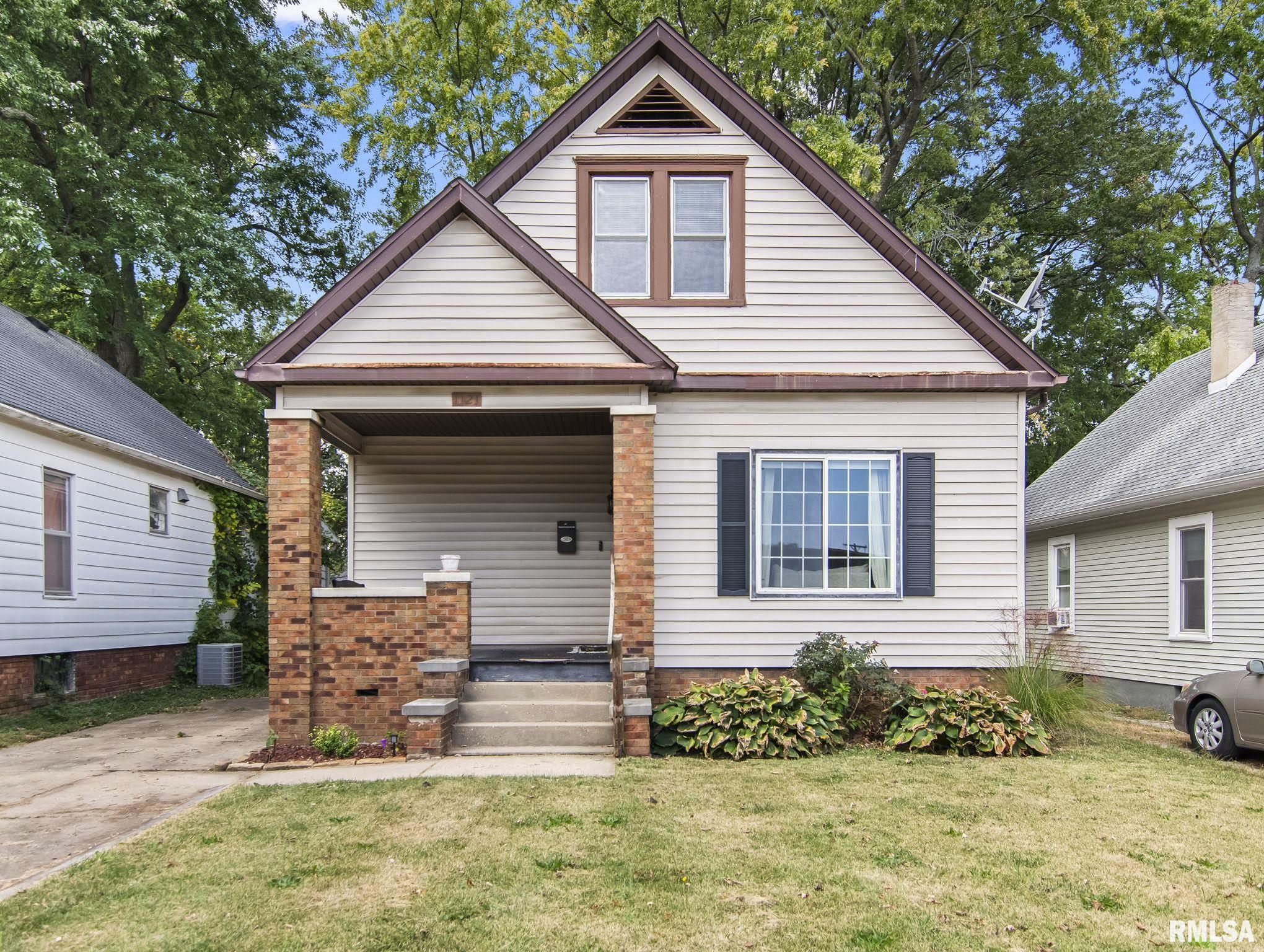 1121 N WALNUT Street