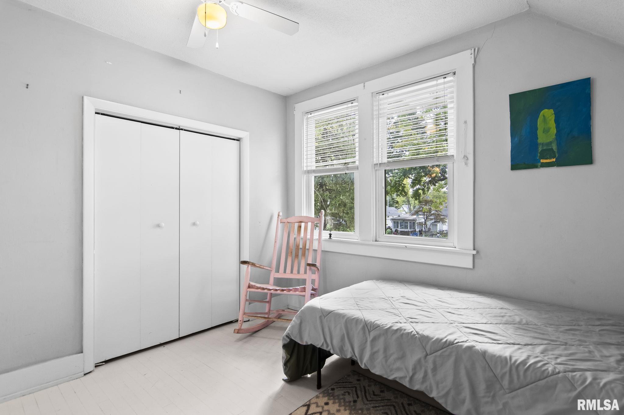 1121 N WALNUT Street