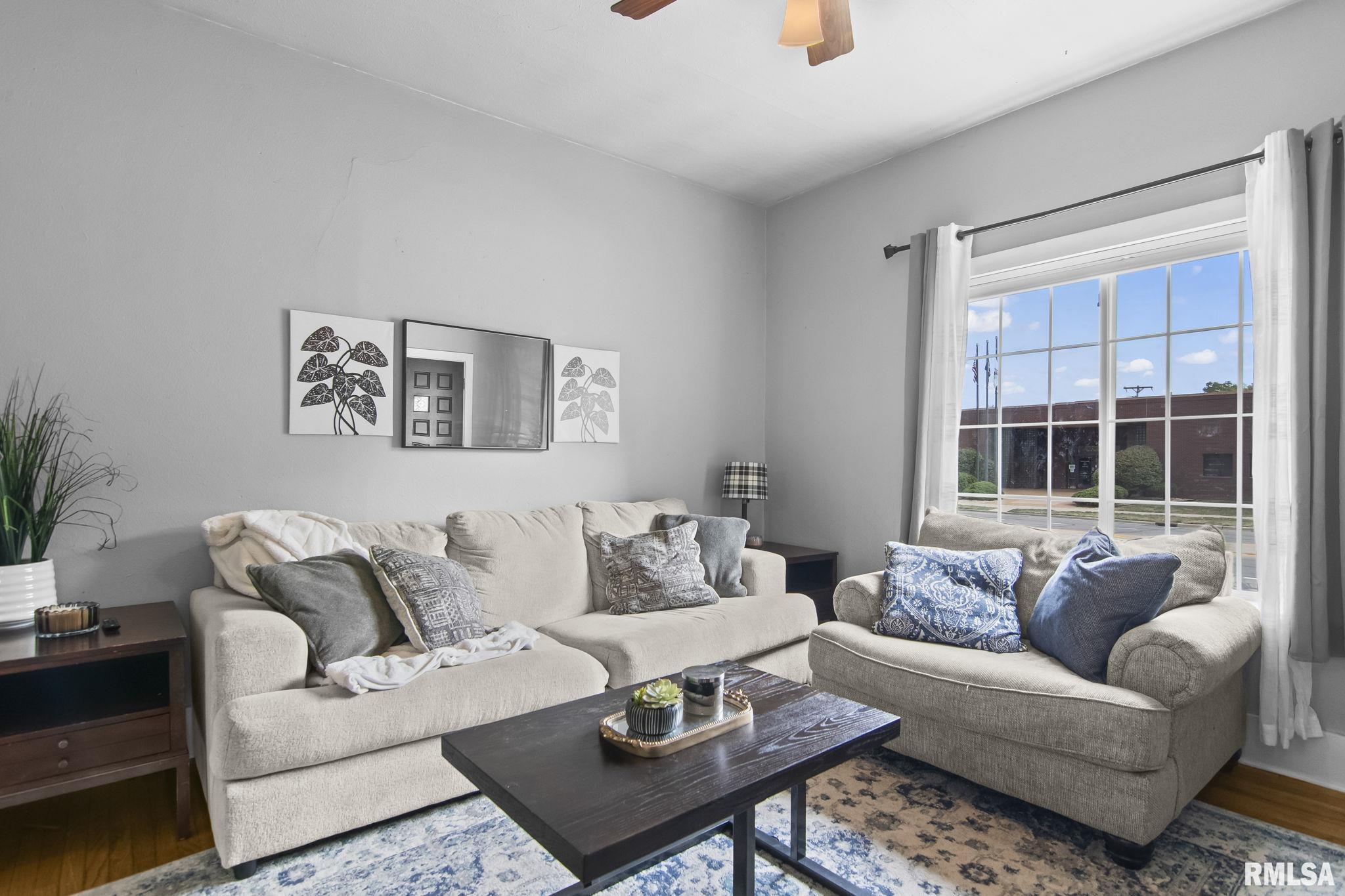 1121 N WALNUT Street