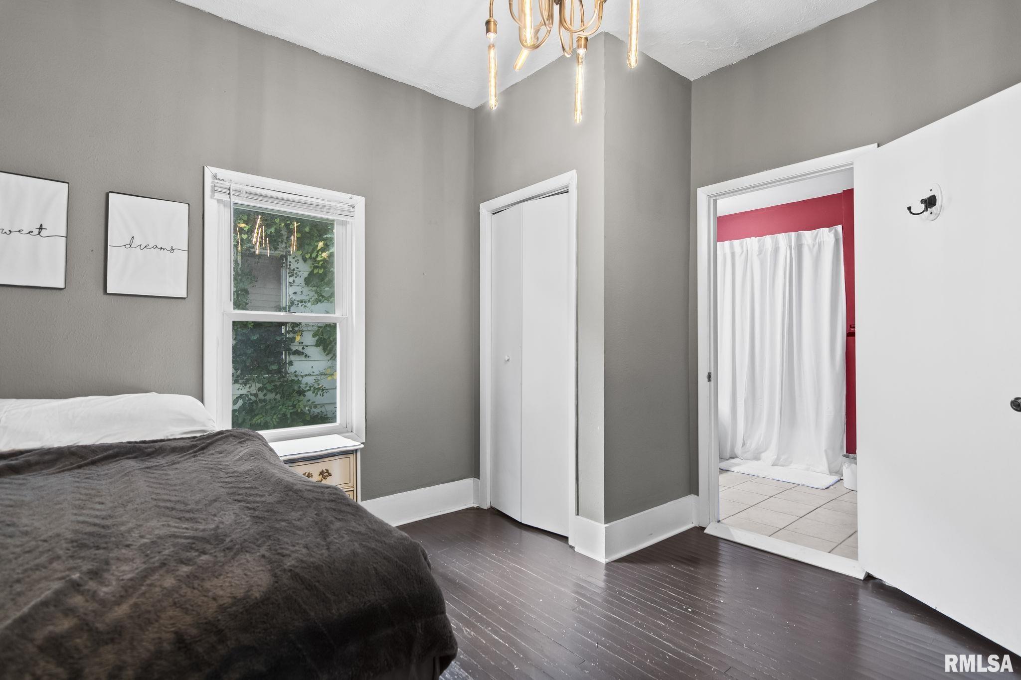 1121 N WALNUT Street