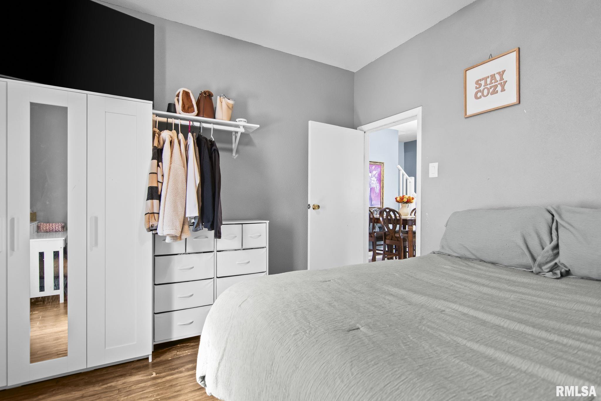 1121 N WALNUT Street