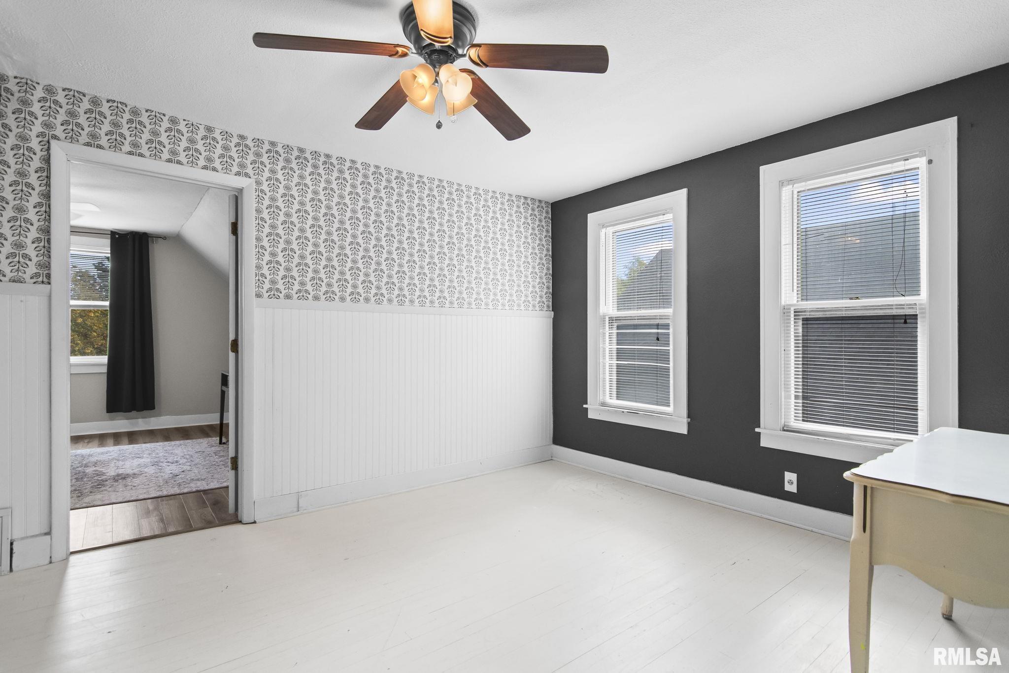 1121 N WALNUT Street