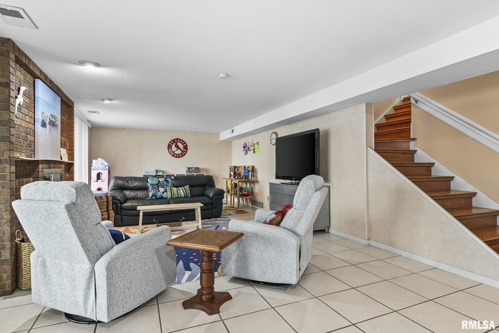 38 N Cotton Hill Lane