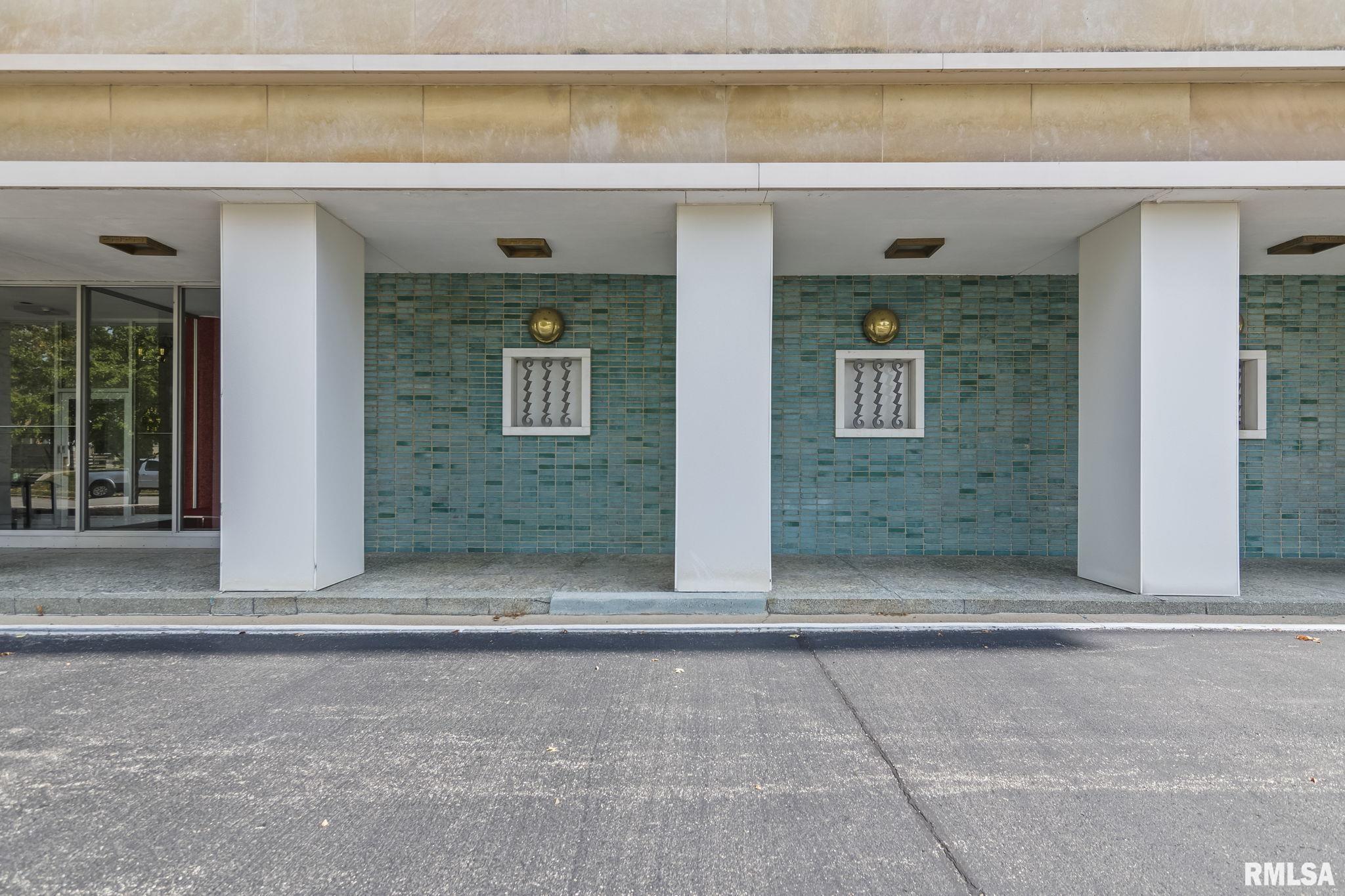 718 S 7TH Street Unit: 1003