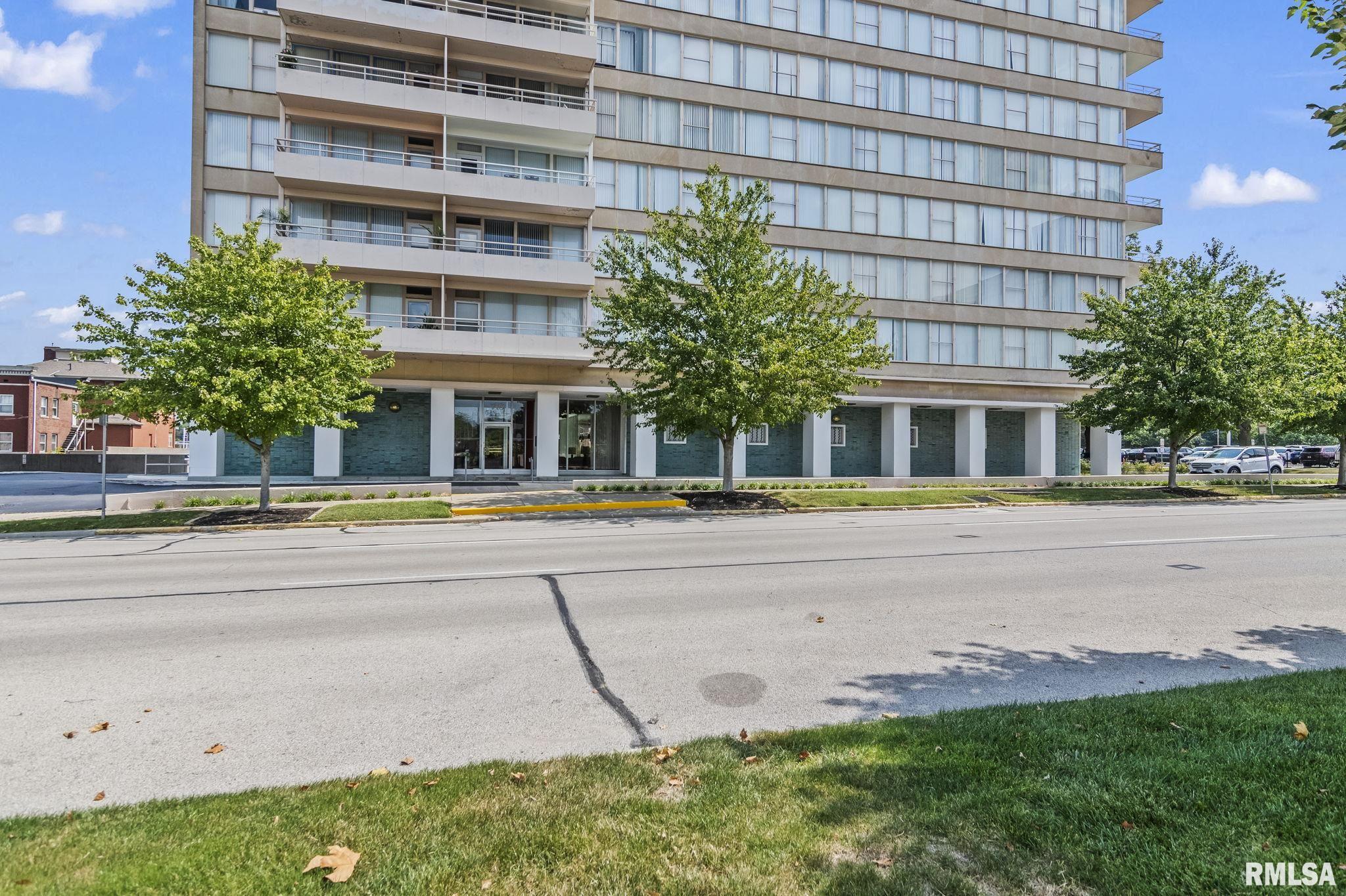 718 S 7TH Street Unit: 1003