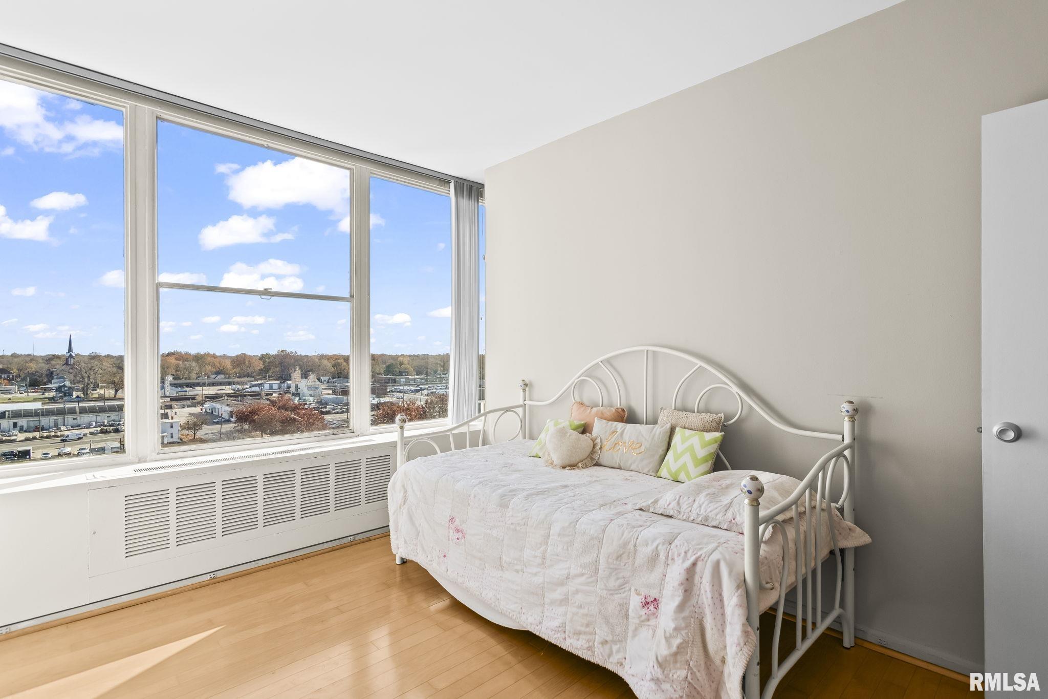 718 S 7TH Street Unit: 1003