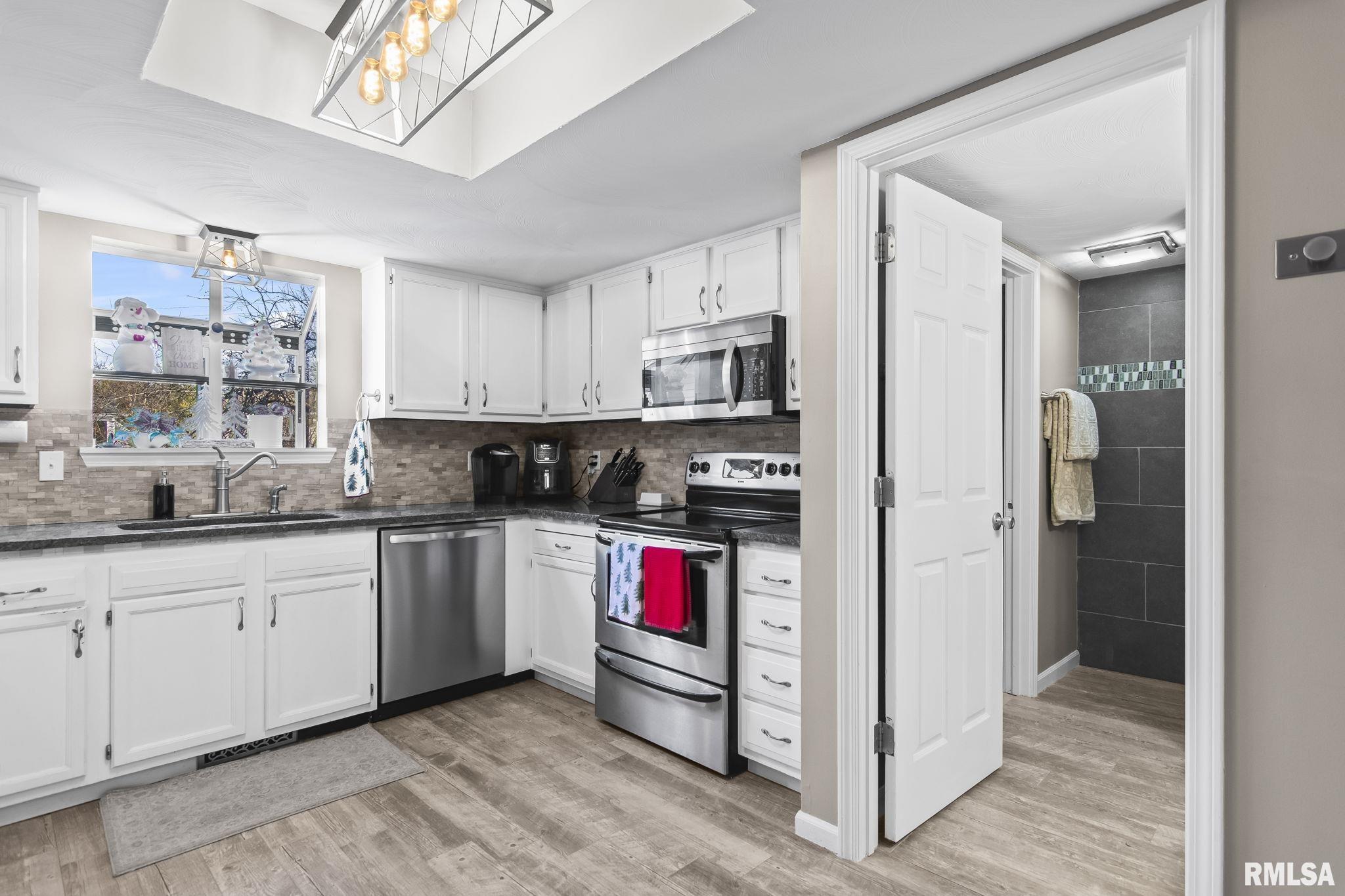 14 Woodbury Hill Lane