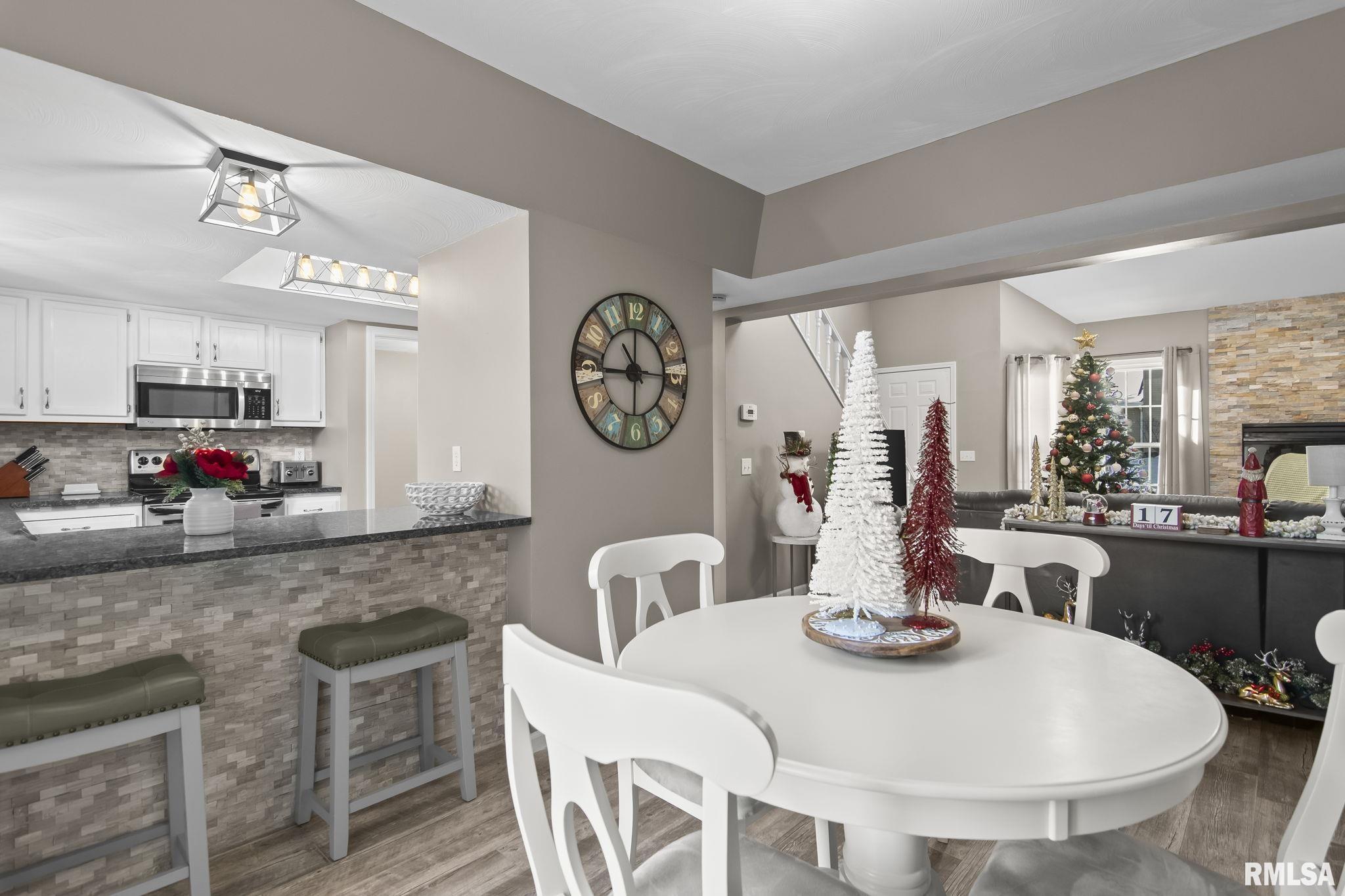 14 Woodbury Hill Lane