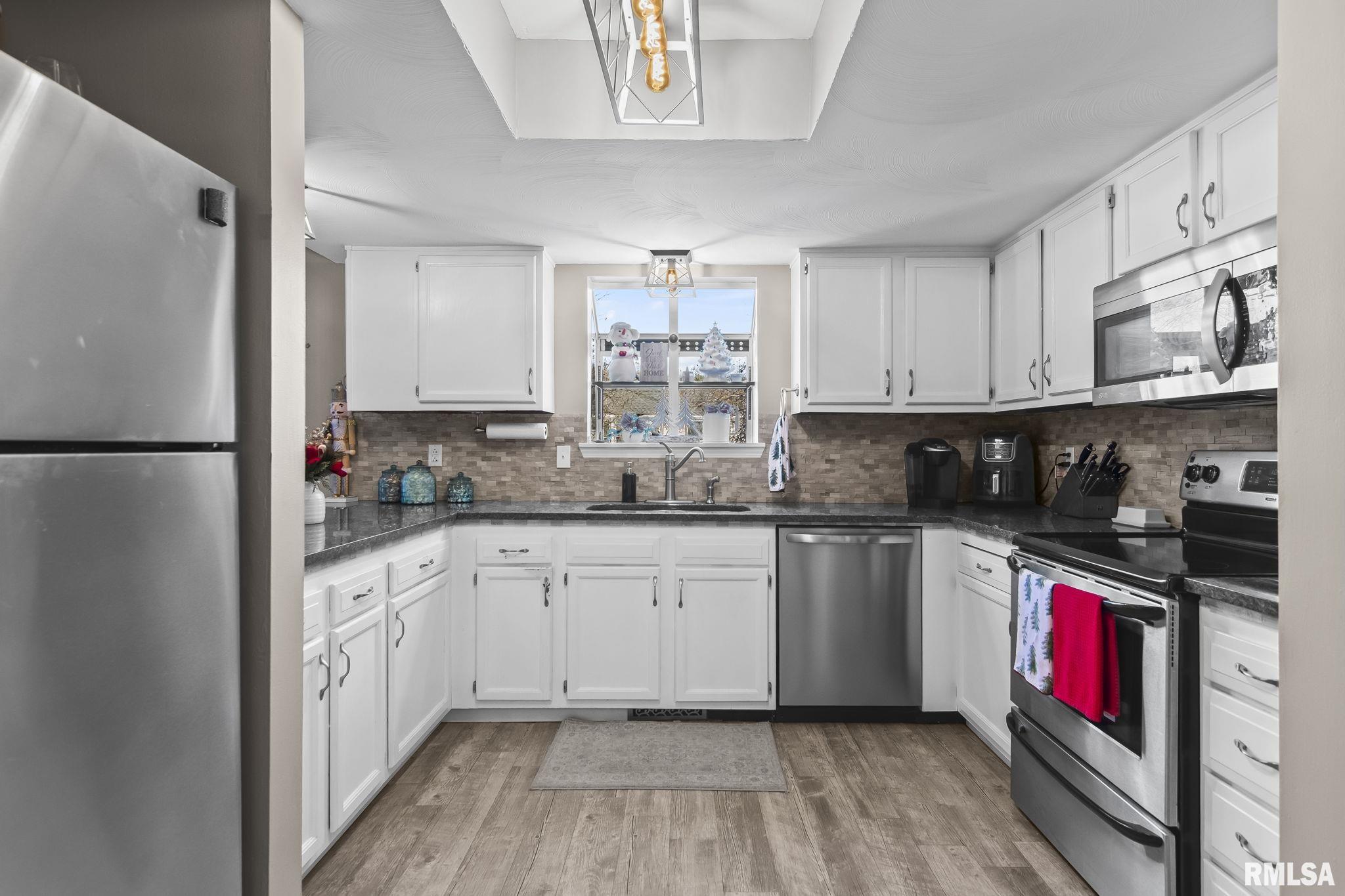 14 Woodbury Hill Lane