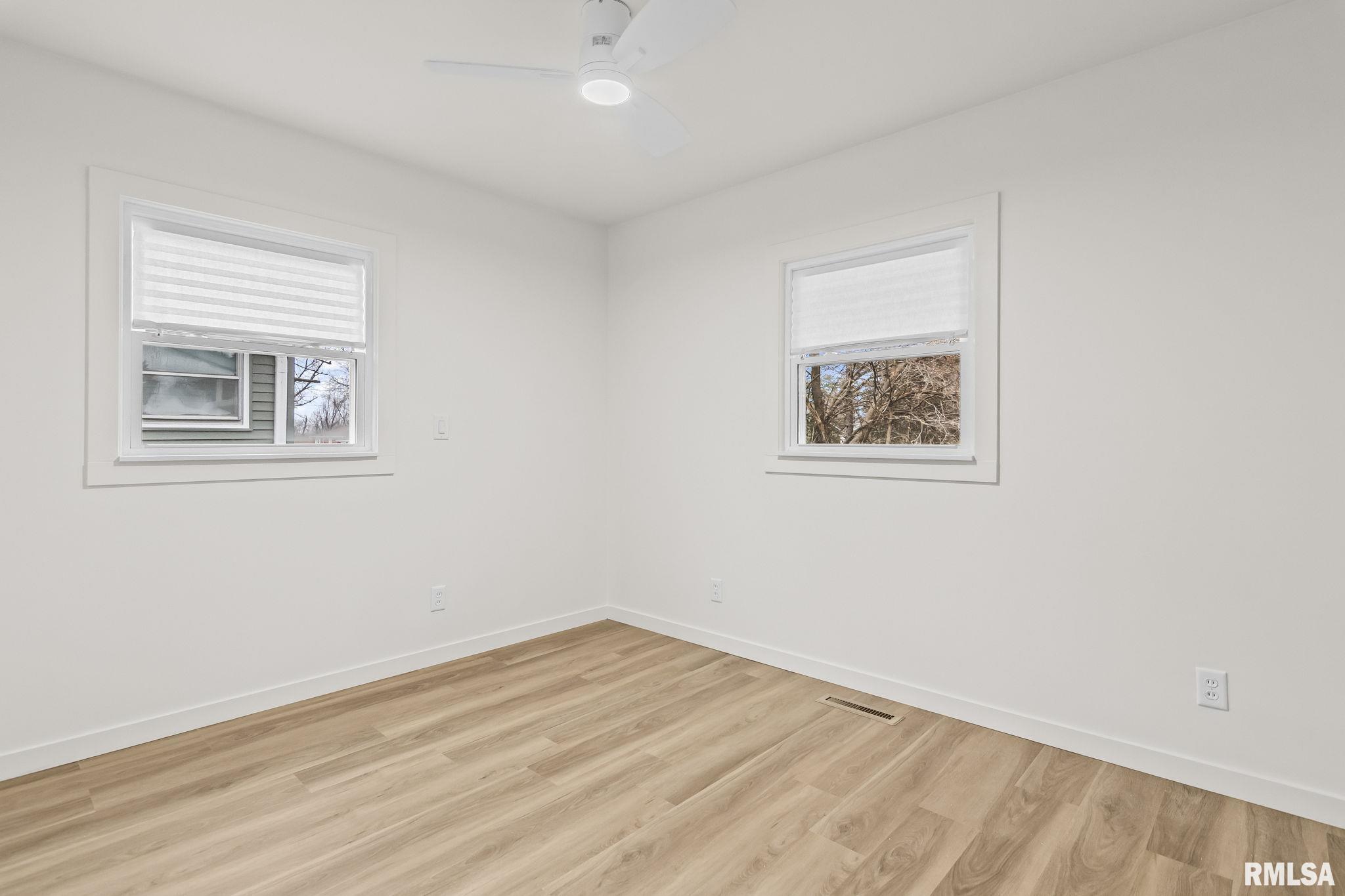 504 W CHESTNUT Street